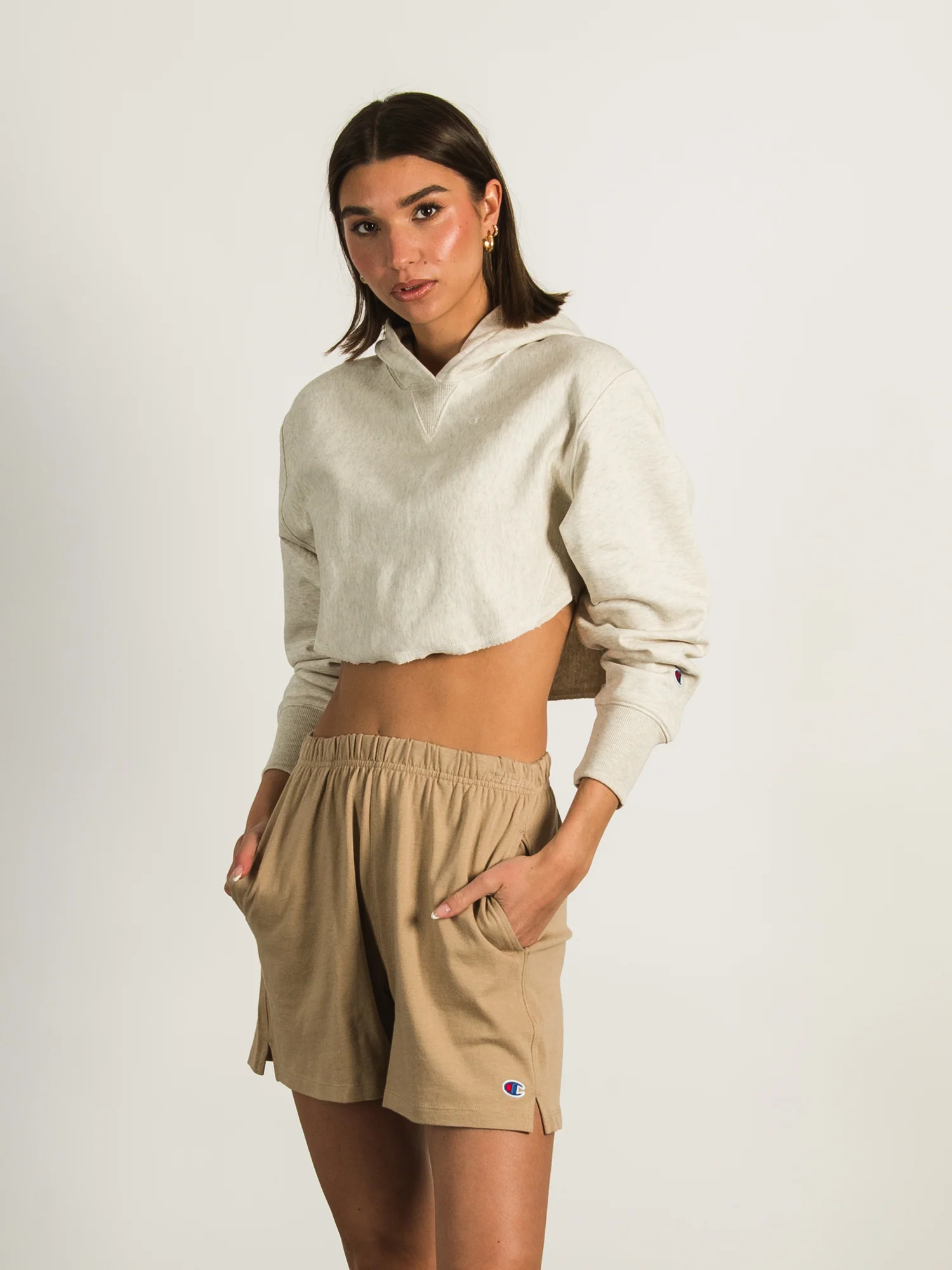 CHAMPION REVERSE WEAVE CROP CURVE HEM HOODIE - CLEARANCE - Image 3