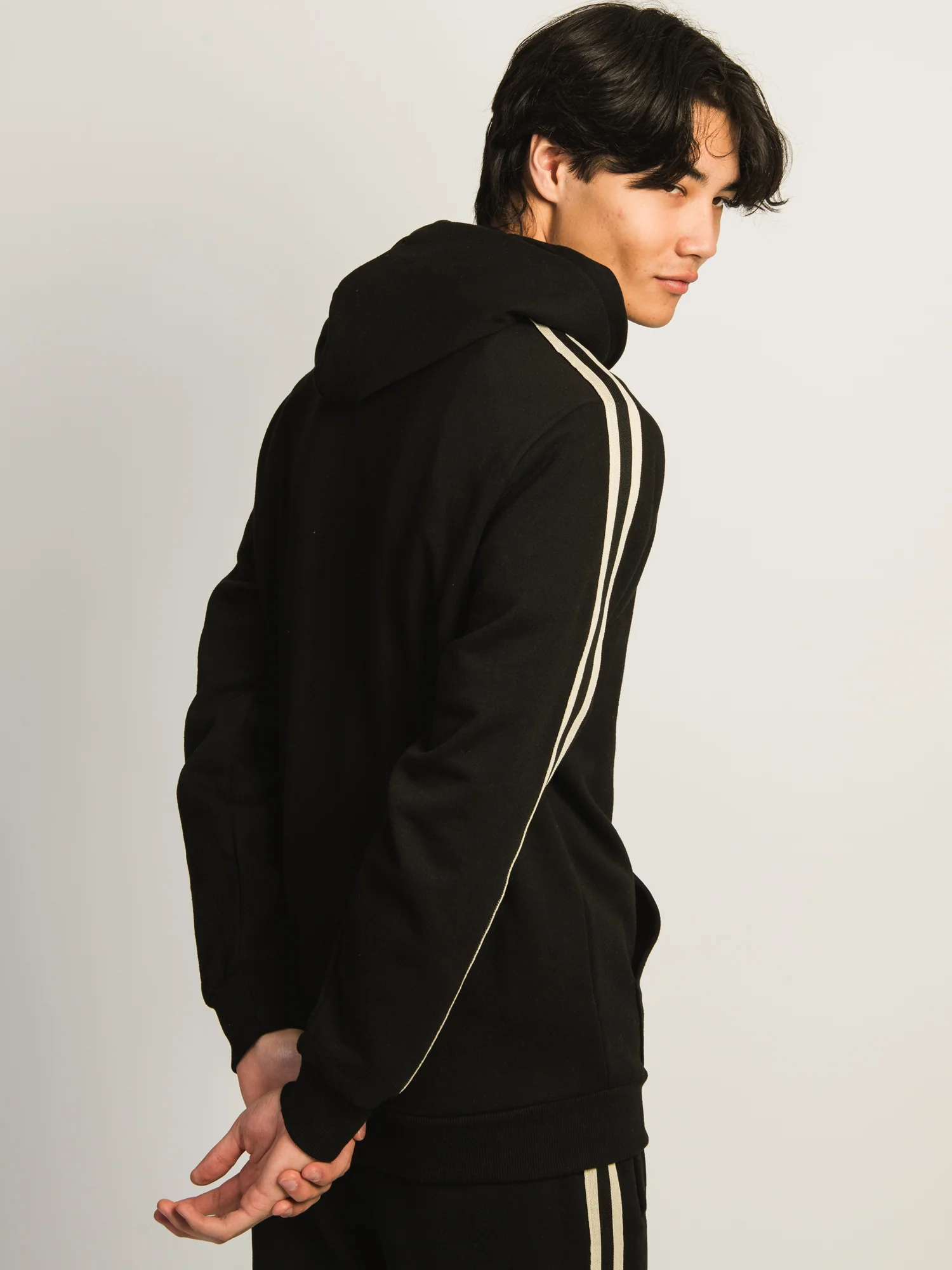 CROOKS & CASTLES 85' KNIT HOOD - BLACK - Image 4