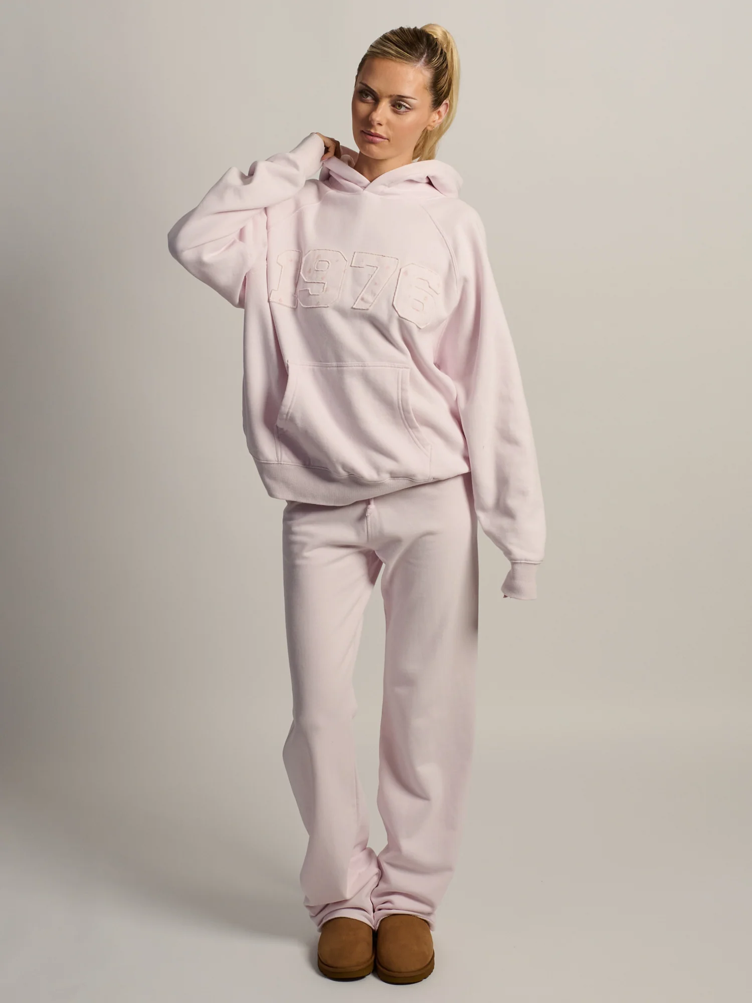 HARLOW CLOUD HOODIE - APPLIQUE - BABY PINK - Image 2