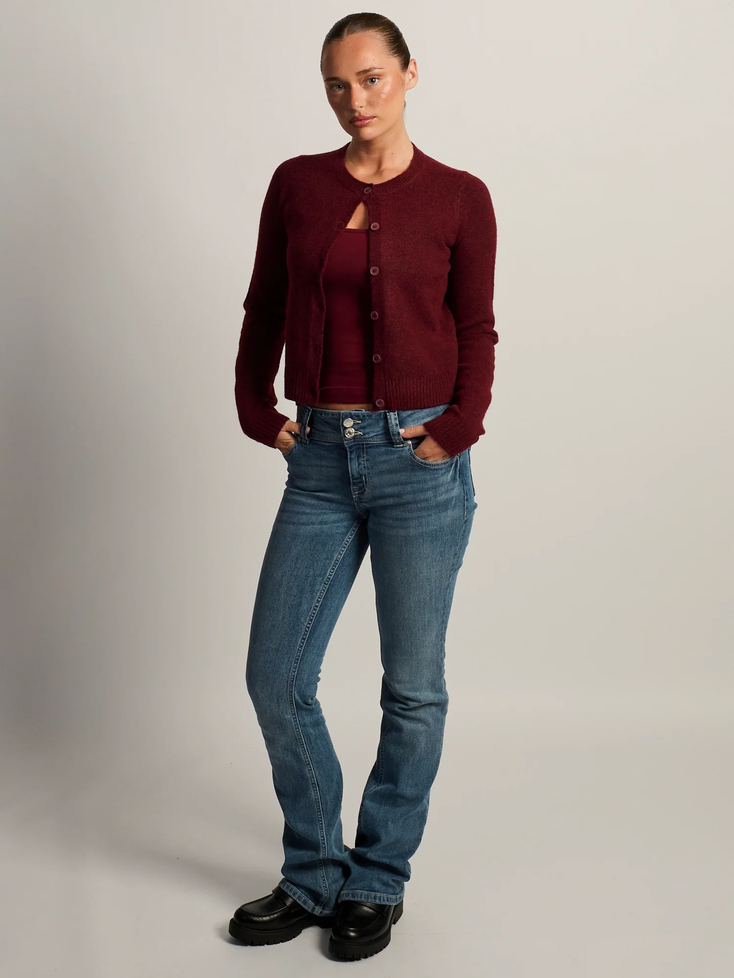 HARLOW COLLINS CARDIGAN - BURGUNDY - Image 2