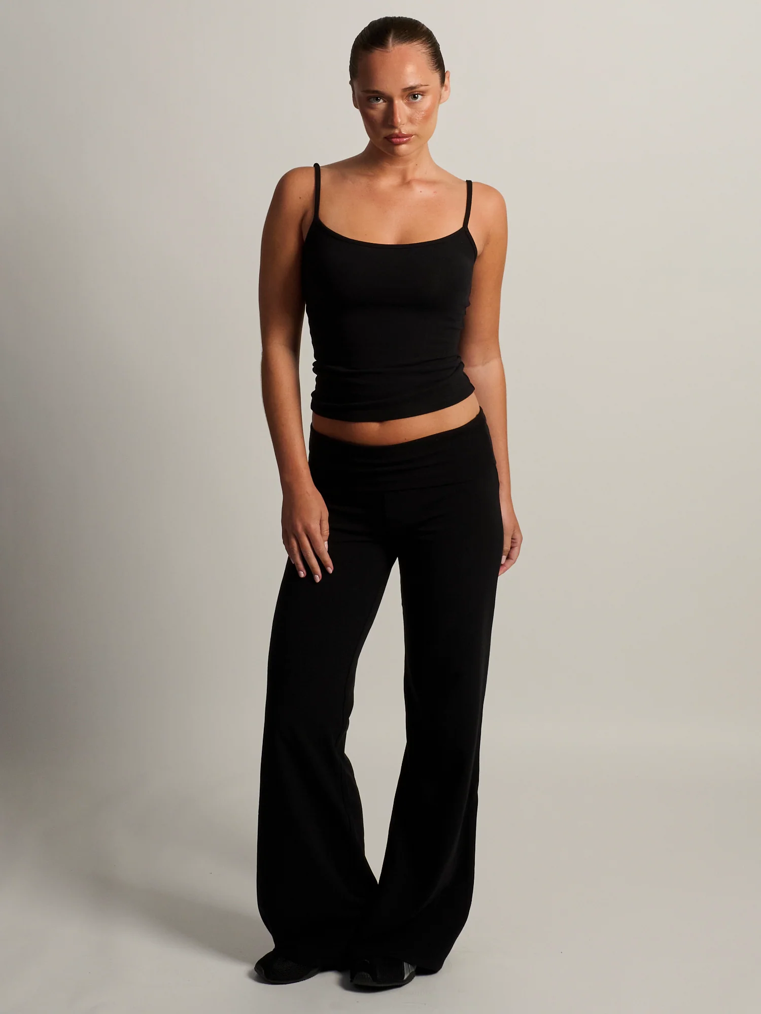 HARLOW ESSENTIAL FOLDOVER WIDE LEG PANT - BLACK - Image 2