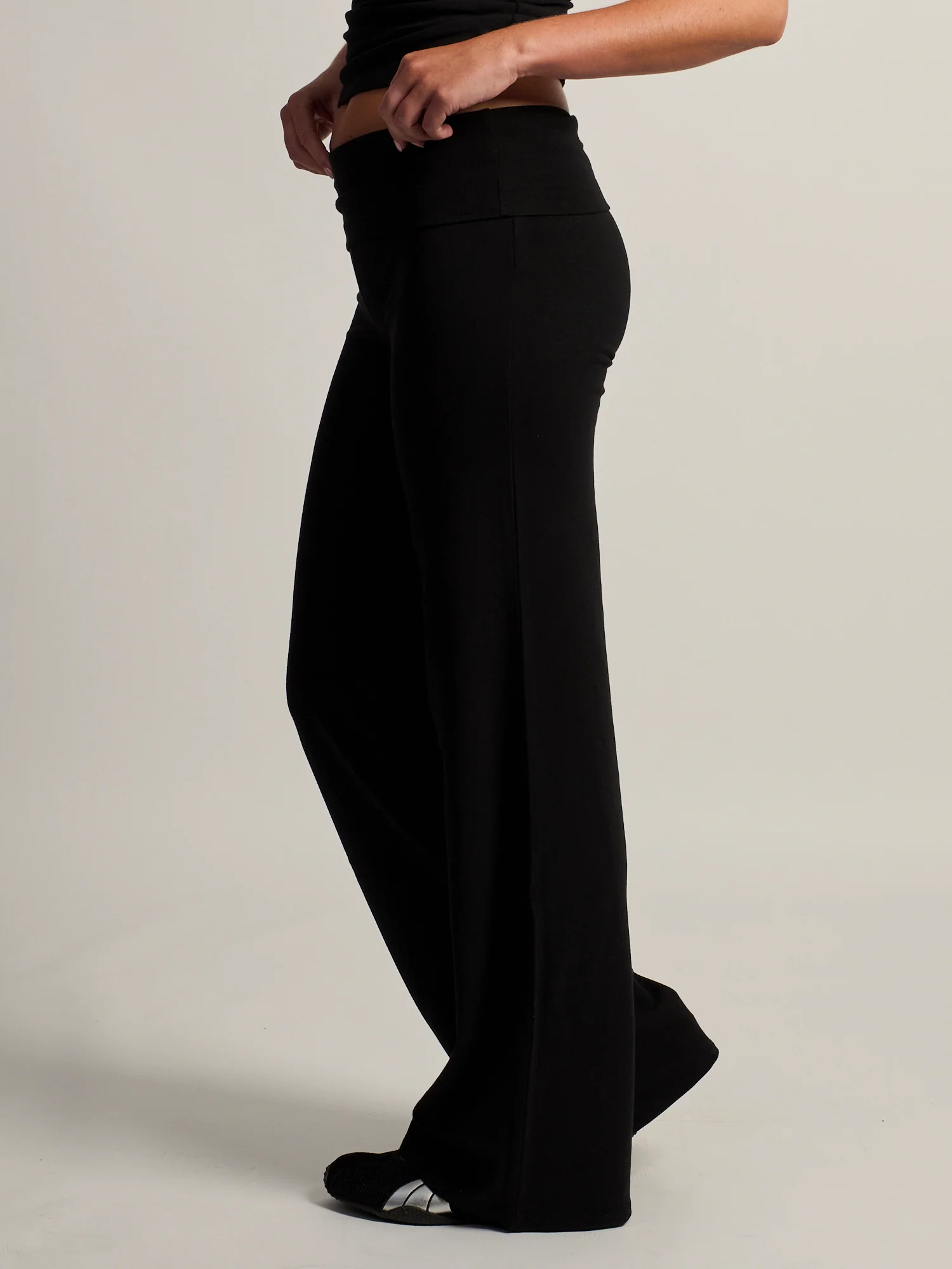 HARLOW ESSENTIAL FOLDOVER WIDE LEG PANT - BLACK - Image 3