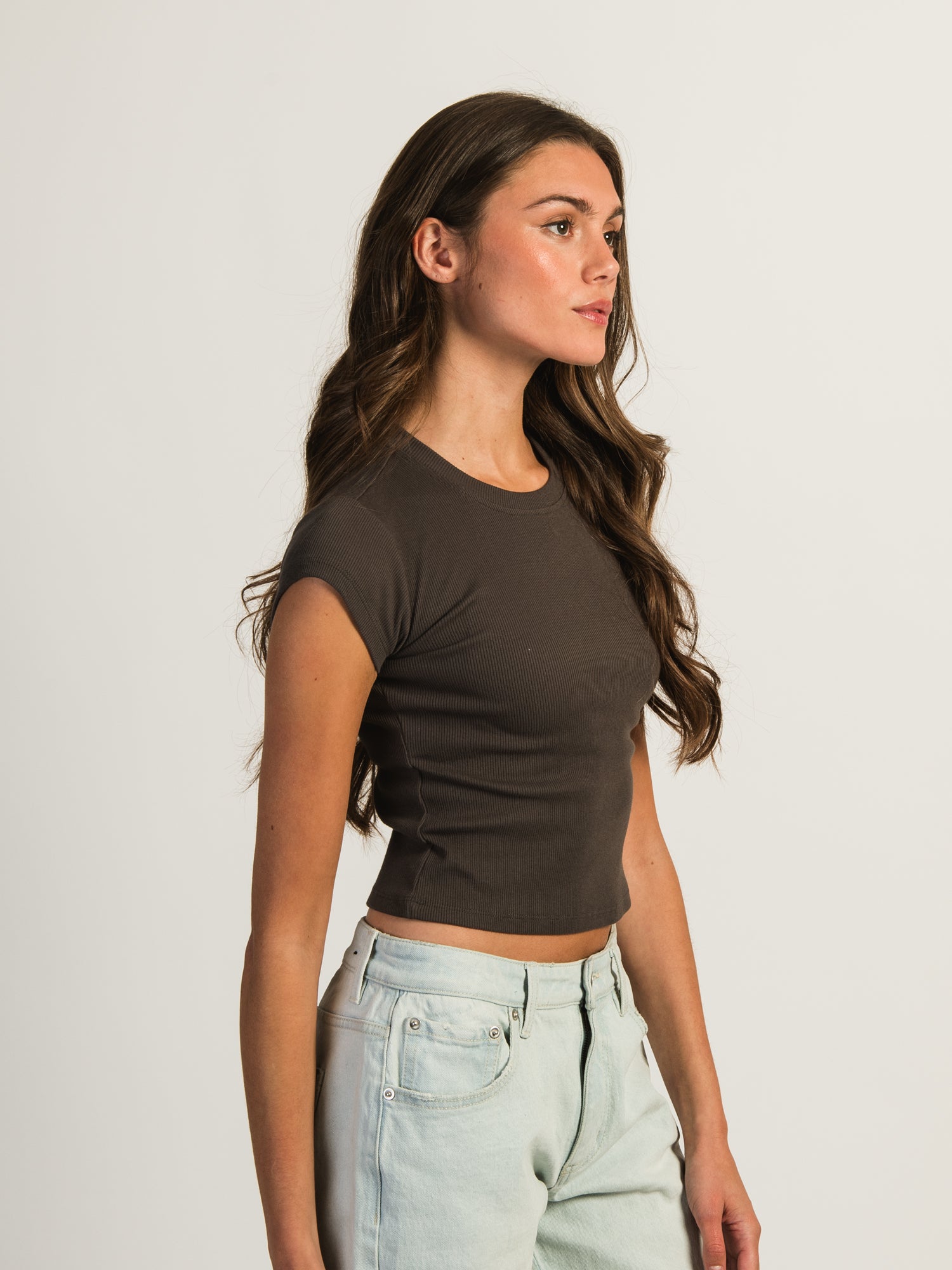 HARLOW ESSENTIAL RIBBED BABY TEE - Image 7