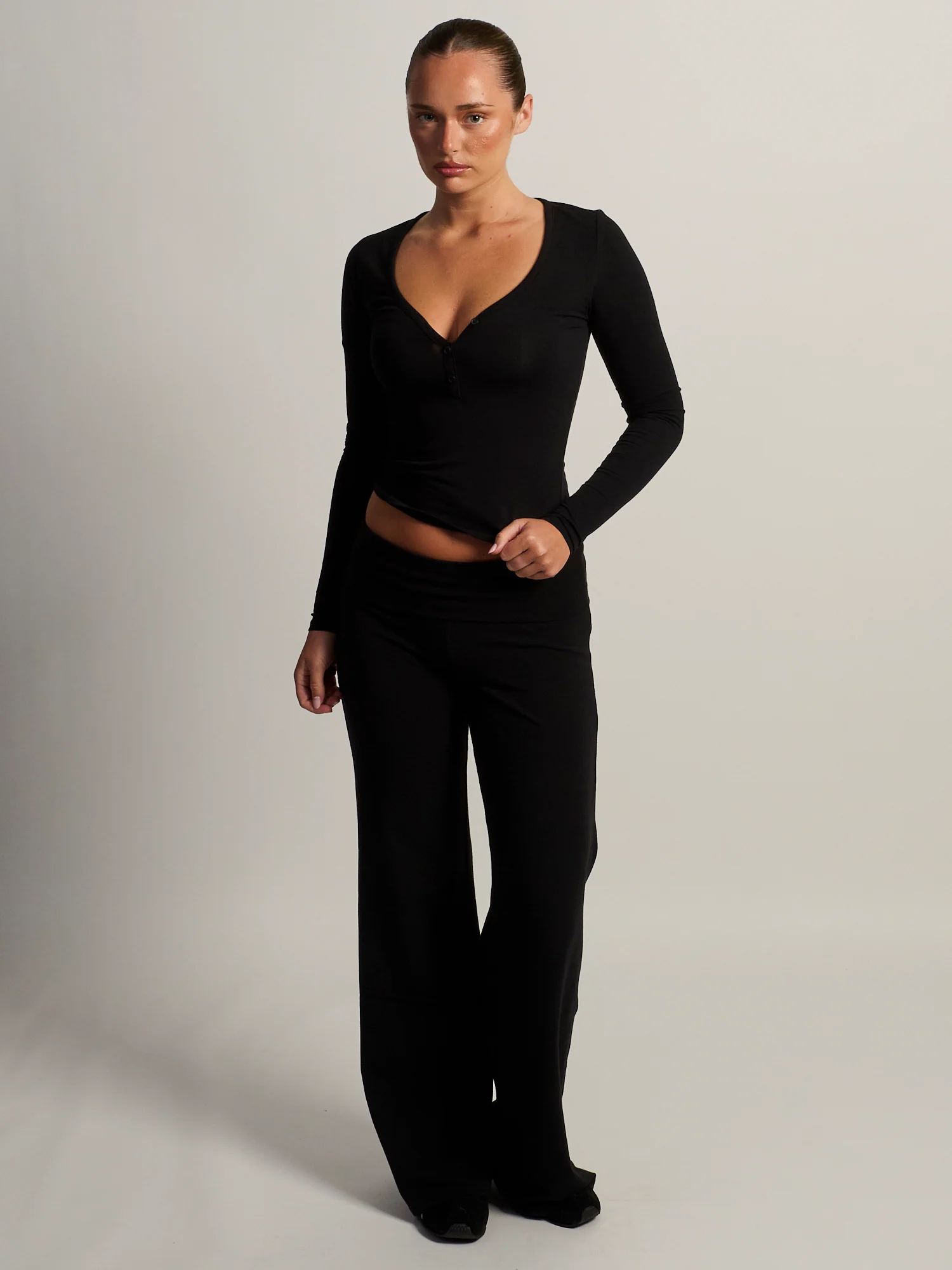 HARLOW GIA HENLEY LONG SLEEVE - BLACK - Image 2