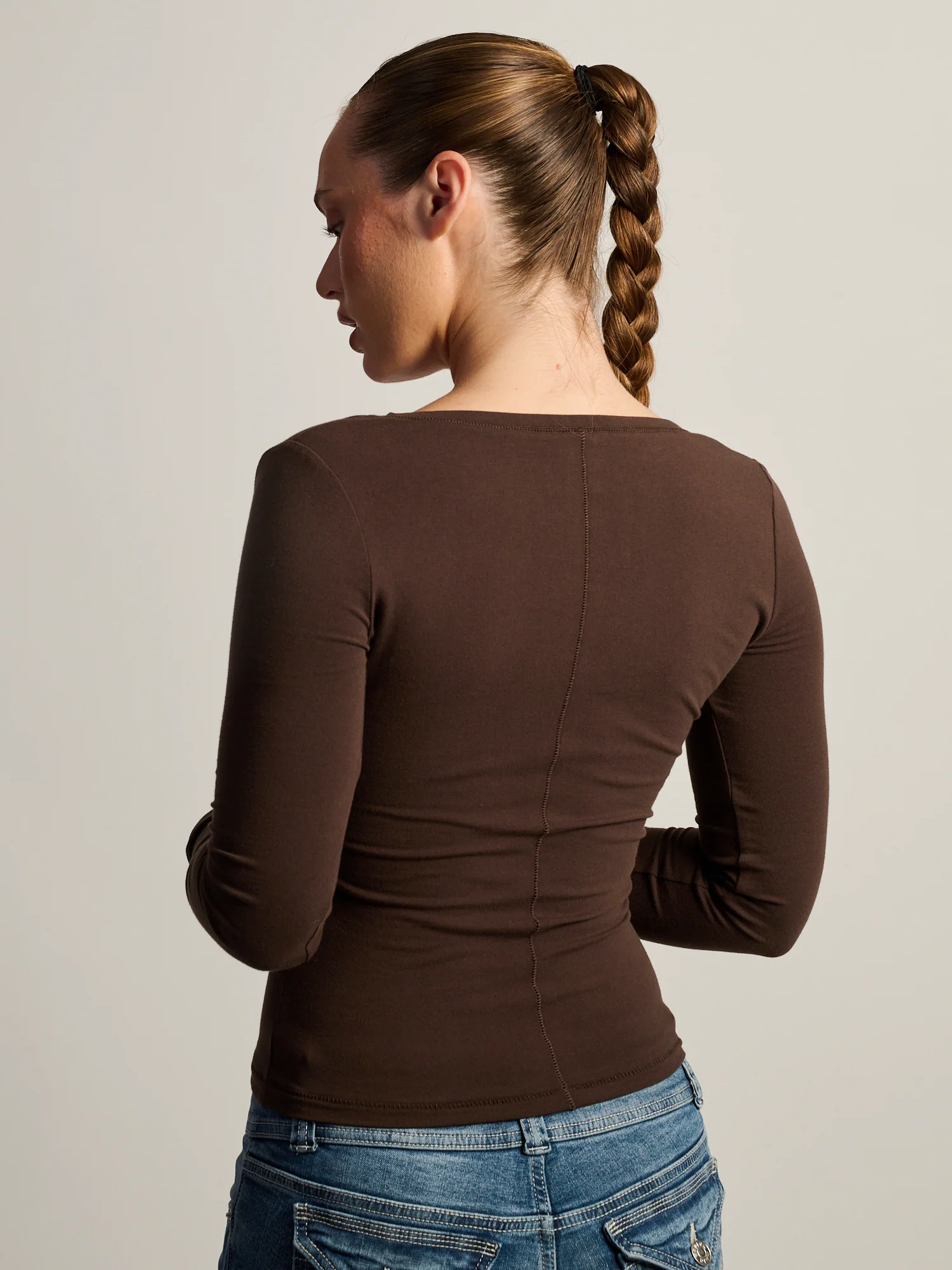 HARLOW GIA SCOOPNECK LONG SLEEVE - BROWN - Image 4