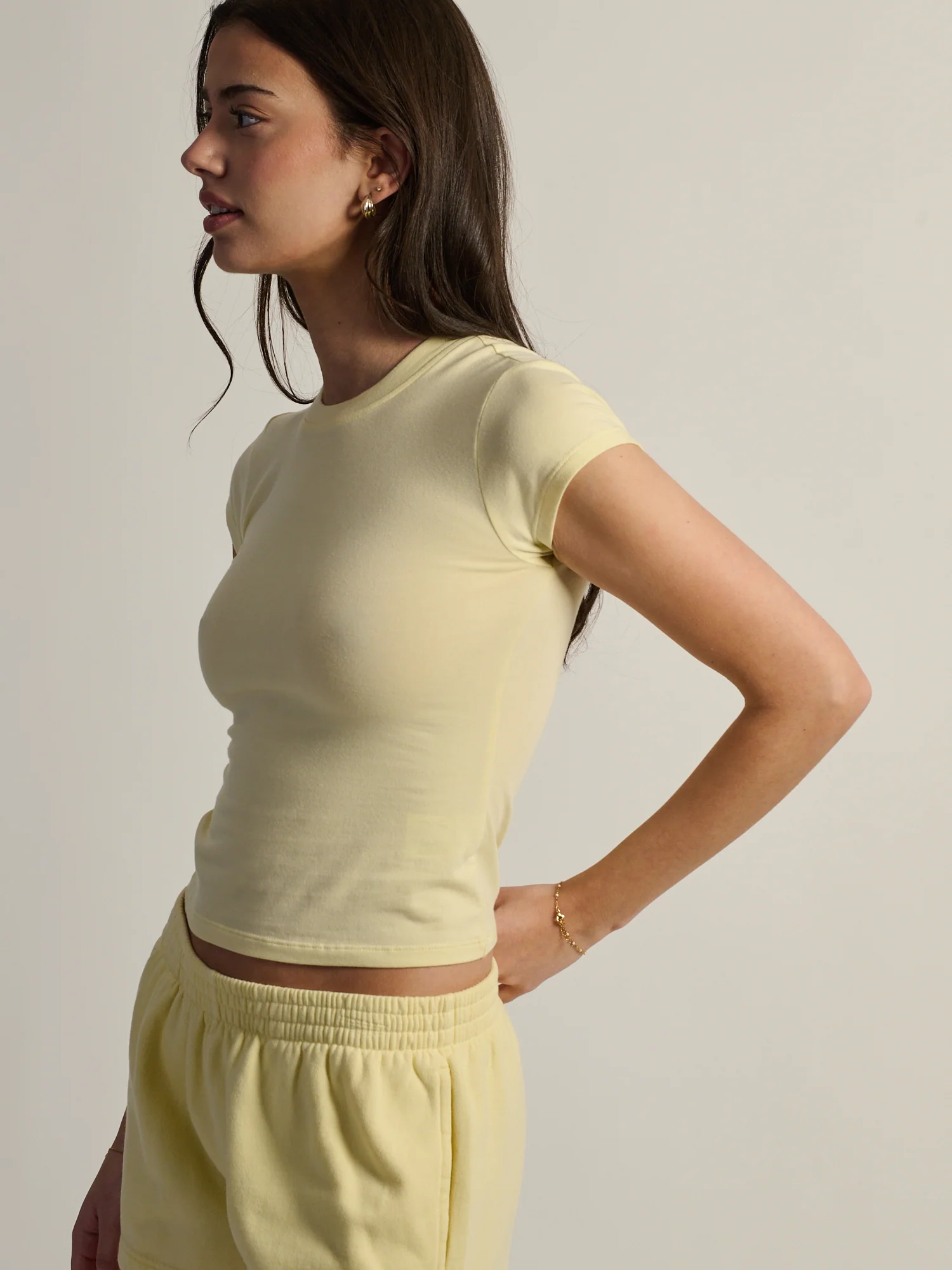 HARLOW GIA TEE - BABY YELLOW - Image 4