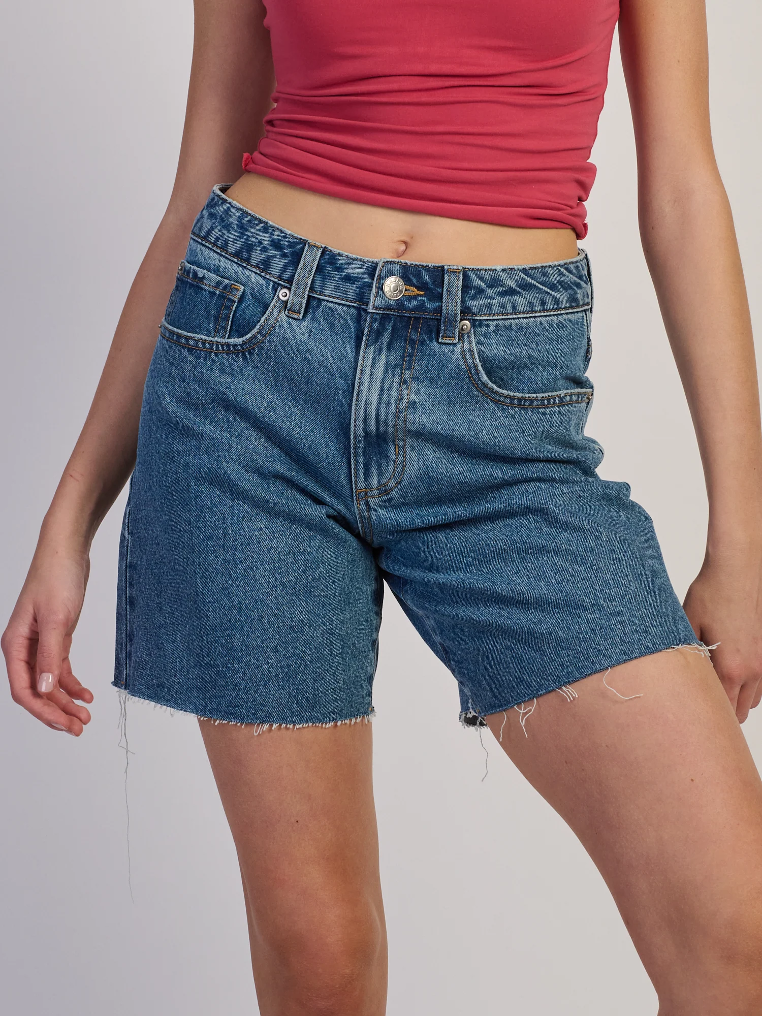 HARLOW LAINEY SHORT - MID WASH - Image 7