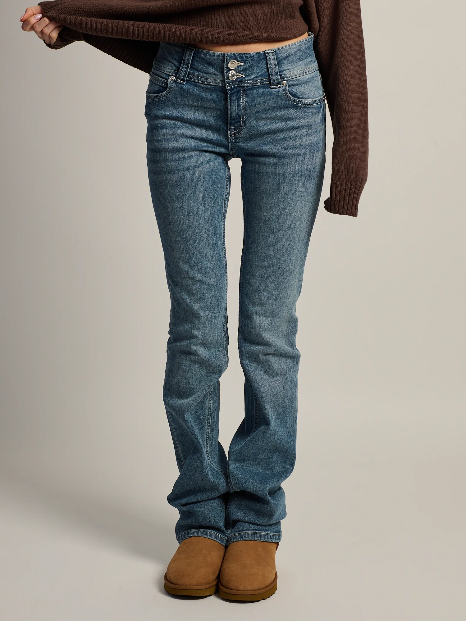 HARLOW LOW RISE BOOTCUT JEAN