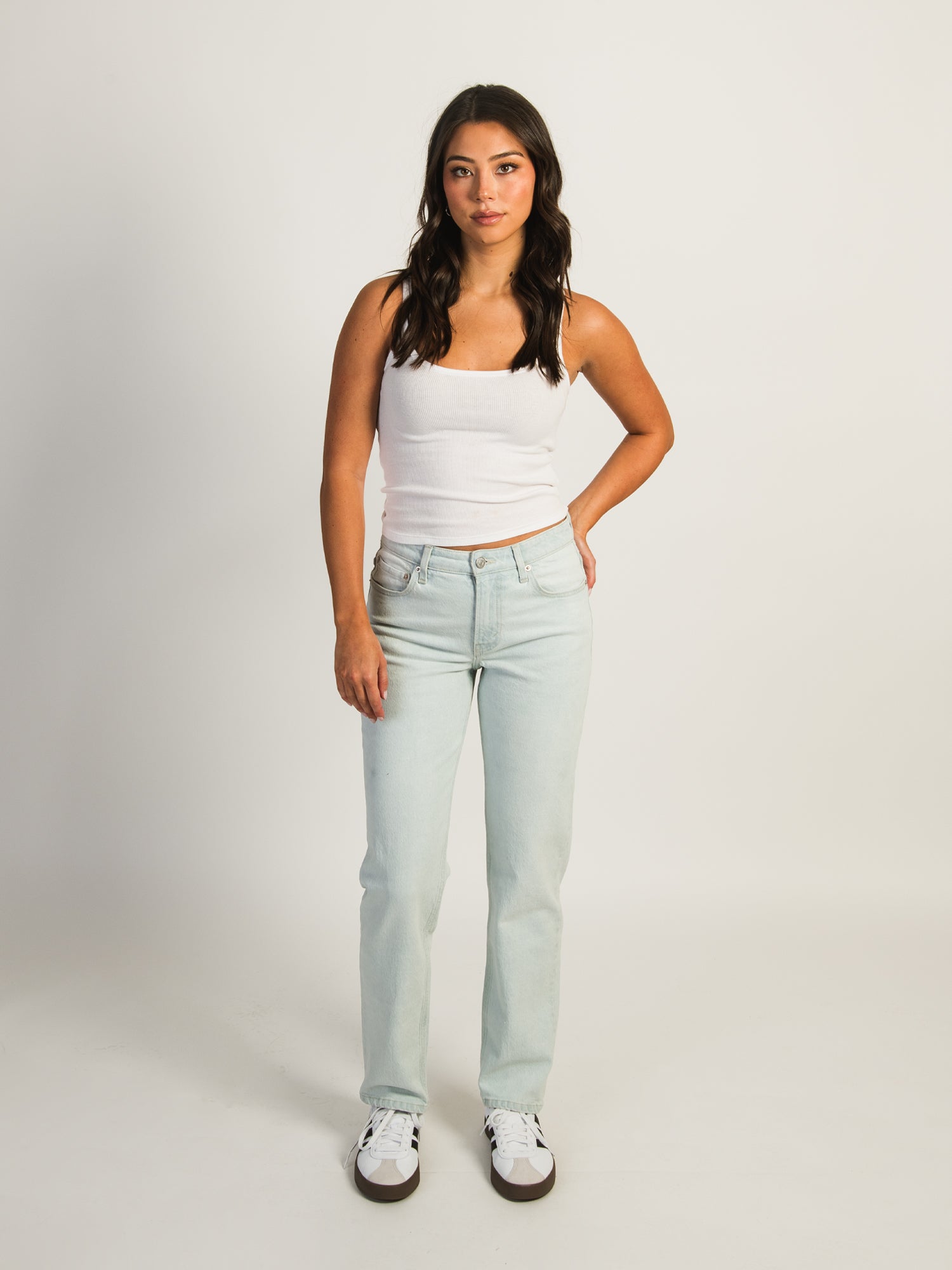 HARLOW MID-RISE STRAIGHT JEAN - Image 2