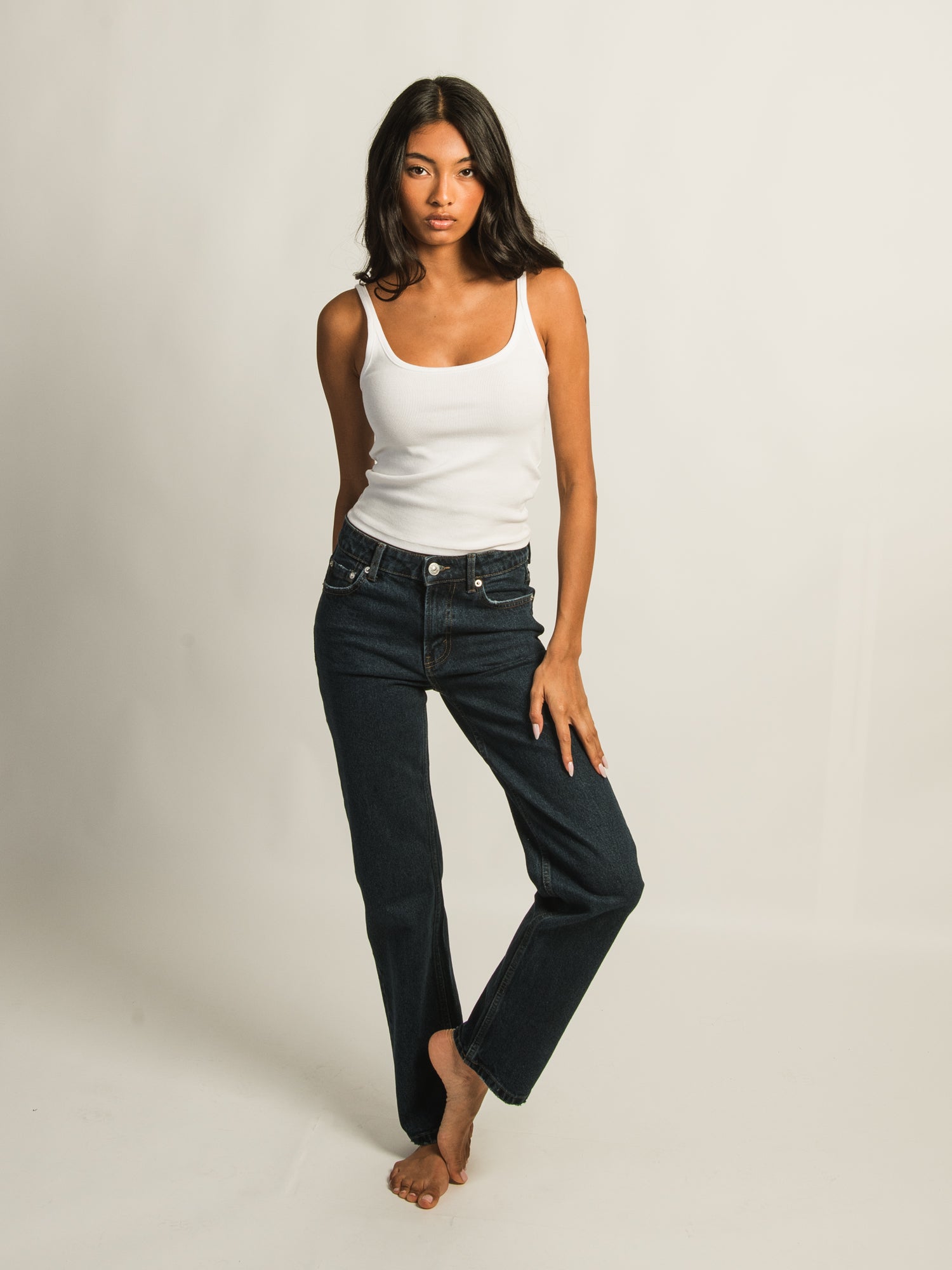 HARLOW MID-RISE STRAIGHT JEAN - Image 2