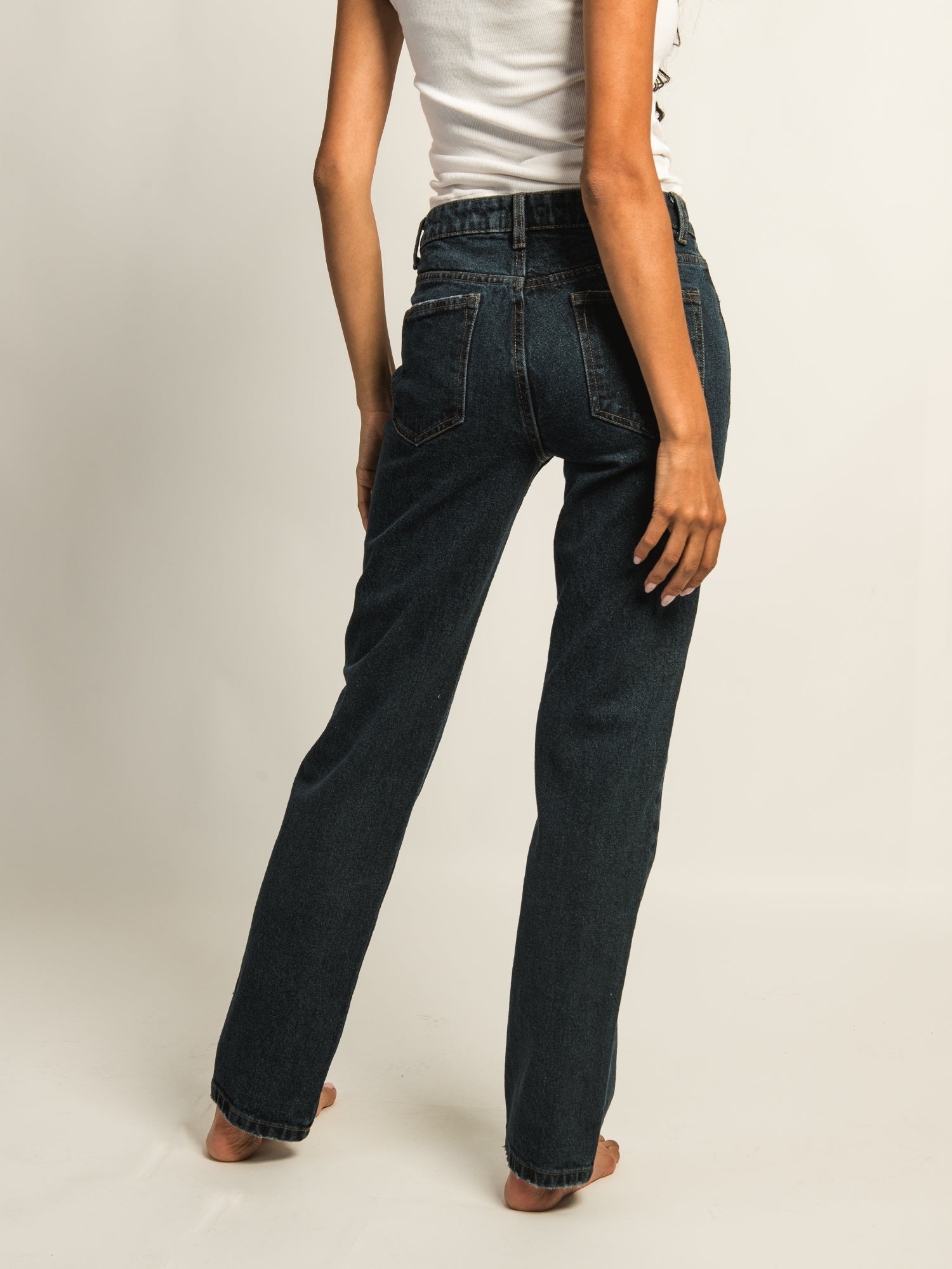 HARLOW MID-RISE STRAIGHT JEAN - Image 4