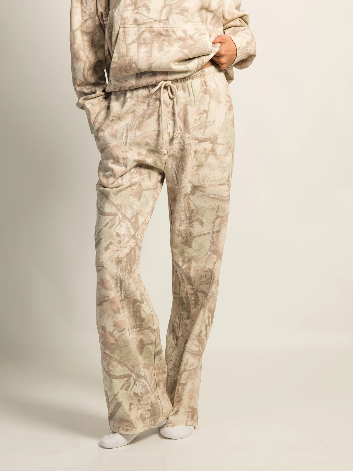 HARLOW STELLA STRAIGHT LEG CAMO SWEATPANTS - CAMO - Image 2