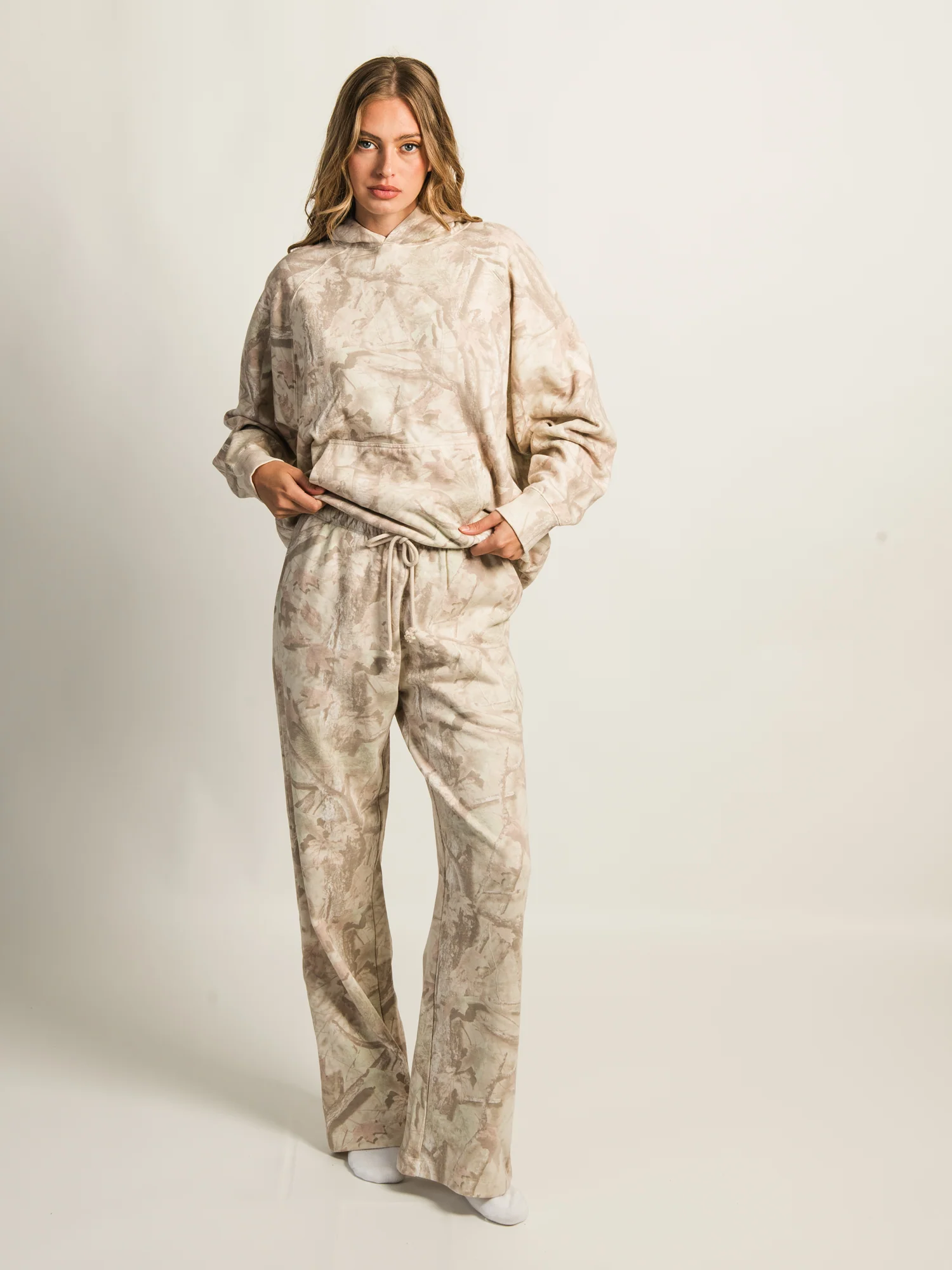 HARLOW STELLA STRAIGHT LEG CAMO SWEATPANTS - CAMO - Image 3