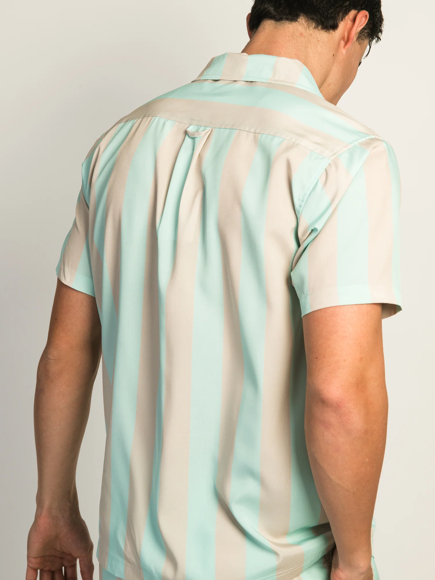 ISLAND HAZE VERTICAL STRIPE SHORT SLEEVE WOVEN SHIRT - Image 4