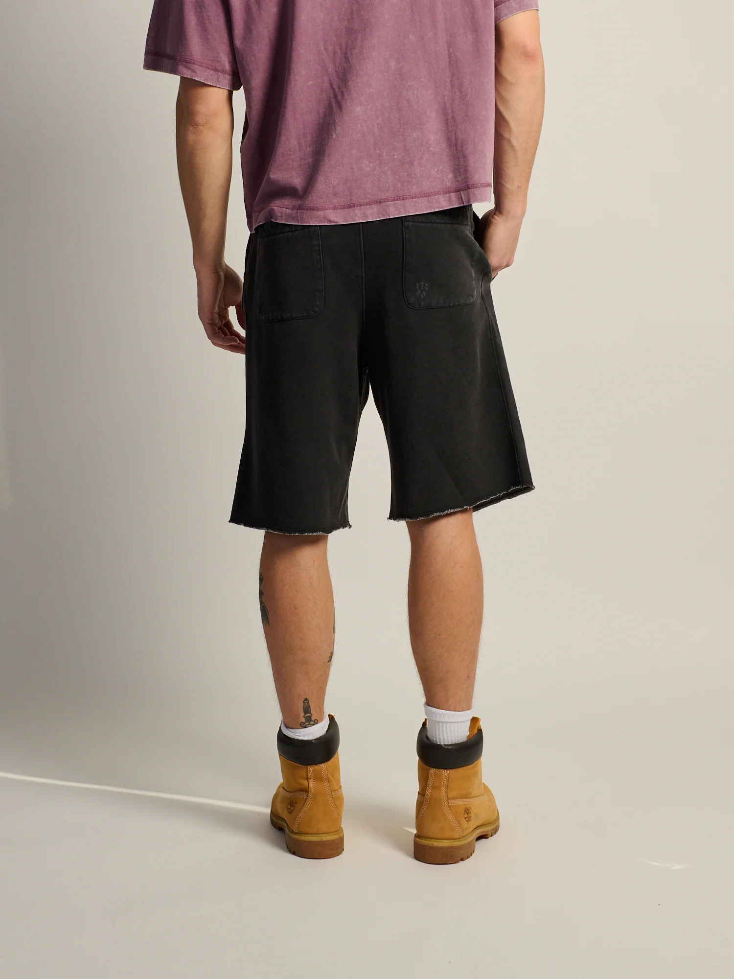 KOLBY BAGGY SWEAT SHORT - BLACK - Image 4