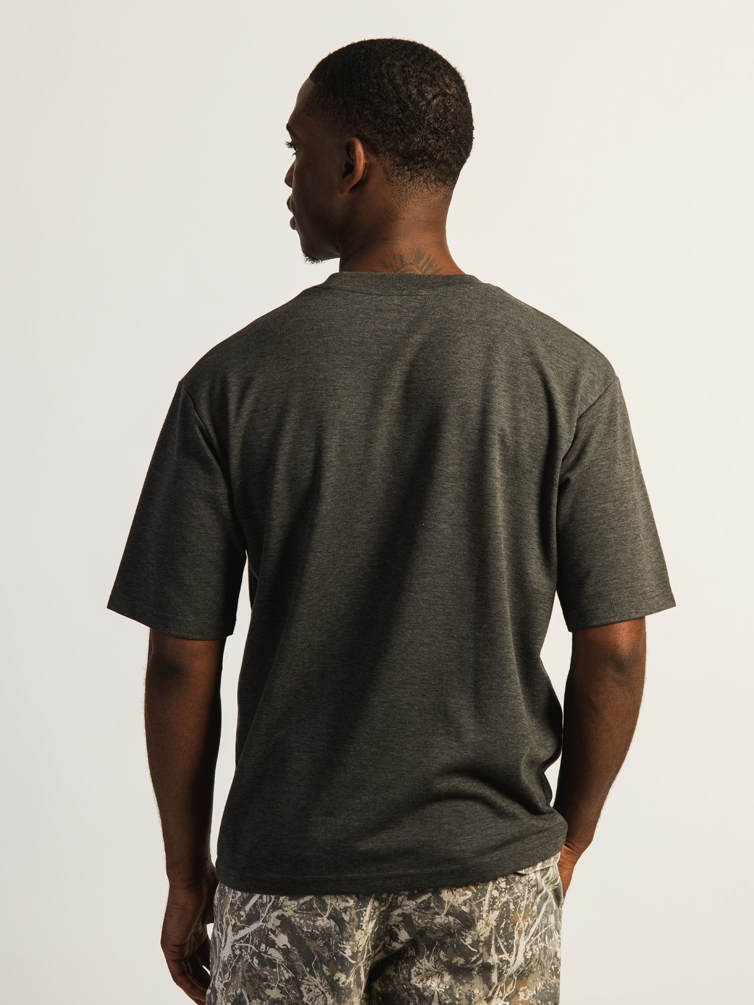 KOLBY KEEP COOL BOXY FIT TEE -CHARCOAL - Image 4