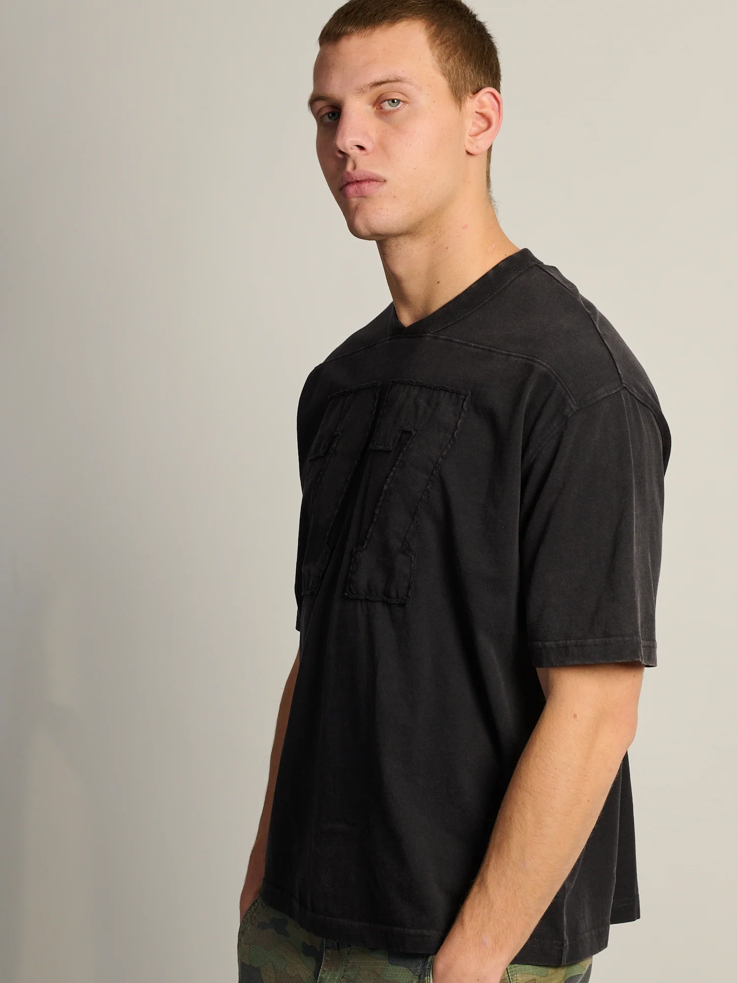 KOLBY LOOSE FIT FOOTBALL TEE - BLACK - Image 3