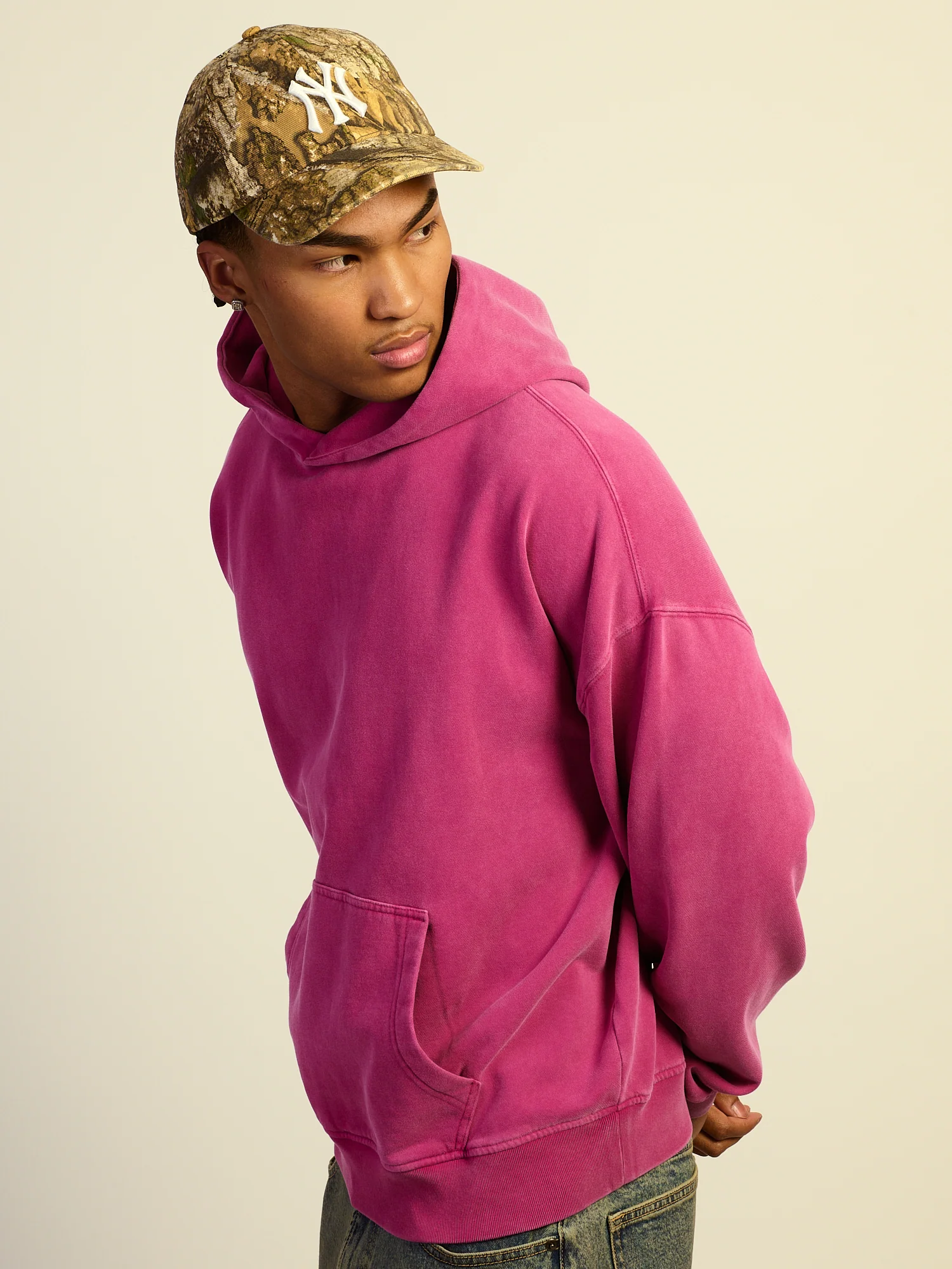 KOLBY RELAXED FIT HOODIE - MAGENTA - Image 3