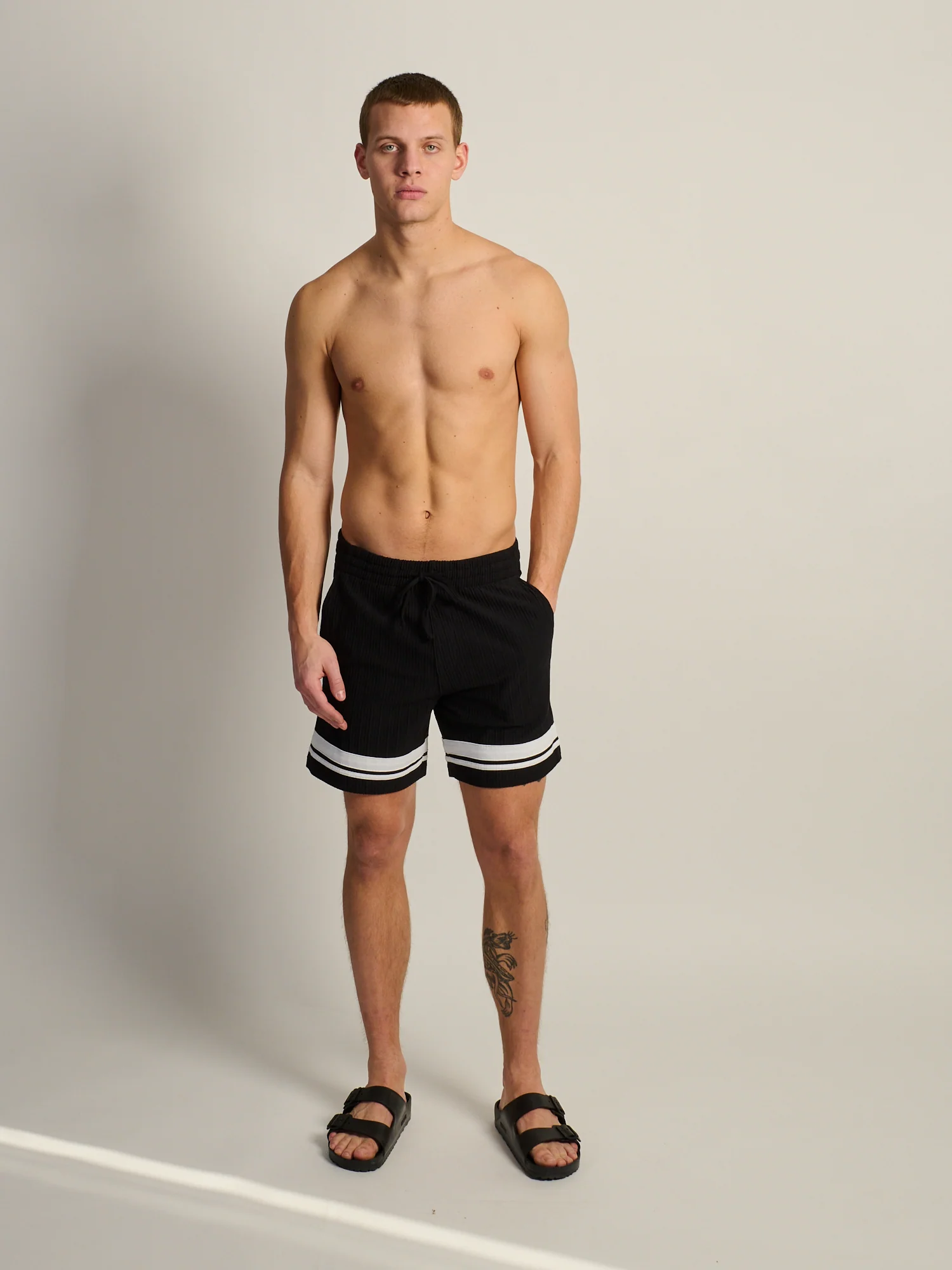 KOLBY RIBBED SHORT - BLACK - Image 2