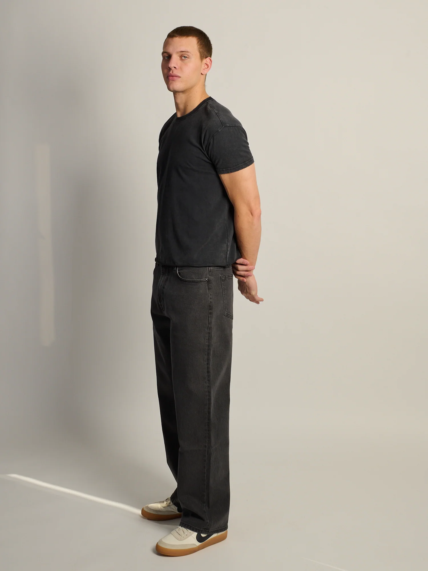 KOLBY SHORT CUT MUSCLE TEE - BLACK - Image 4