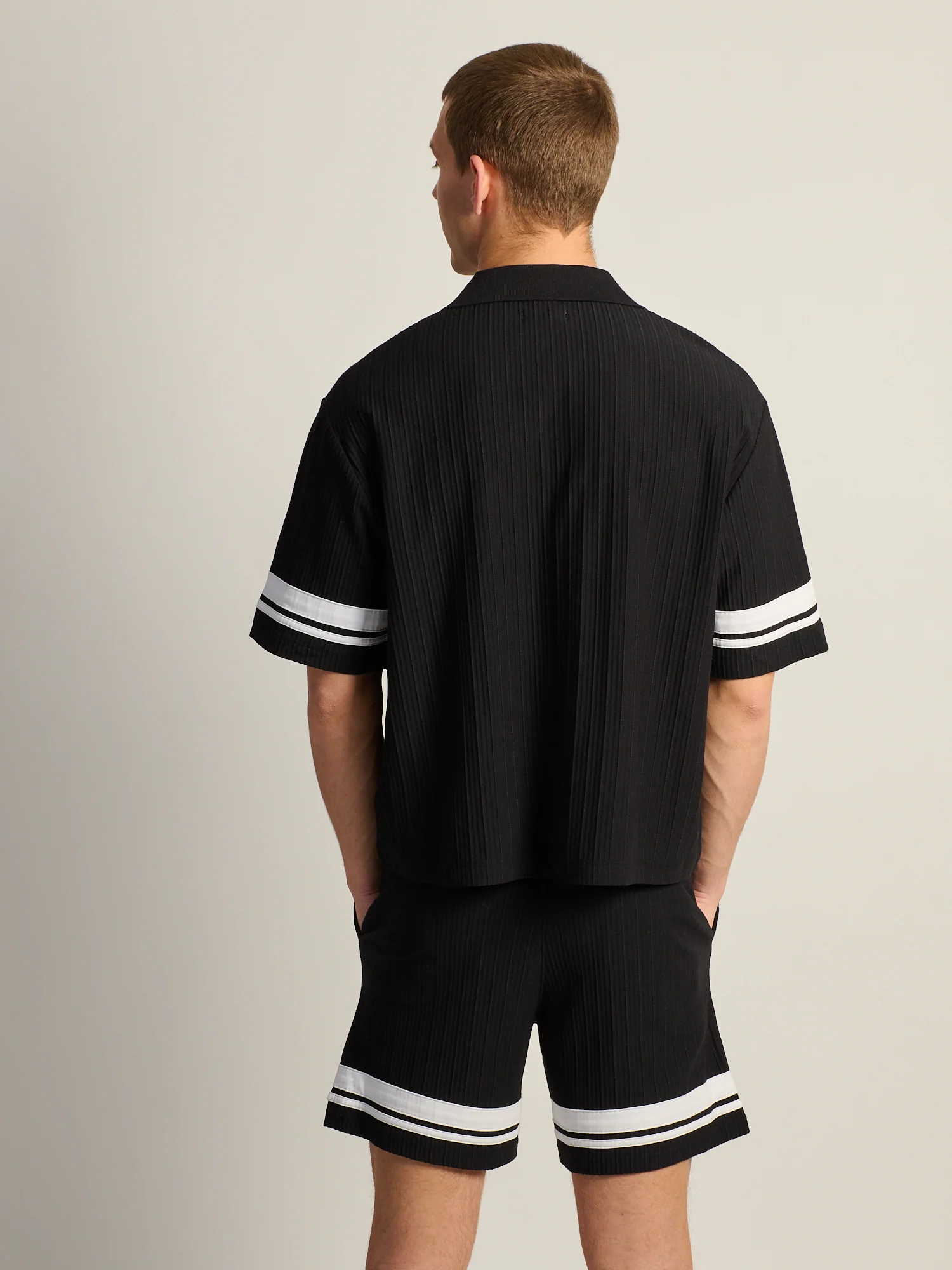 KOLBY SHORT CUT RIBBED BUTTON UP - BLACK - Image 4