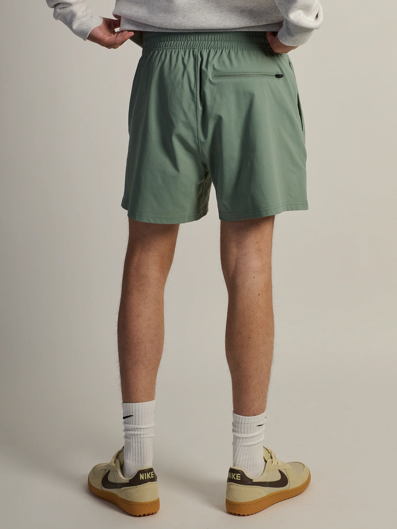 KOLBY STRETCH PULL ON SHORT - DUSTY GREEN - Image 4
