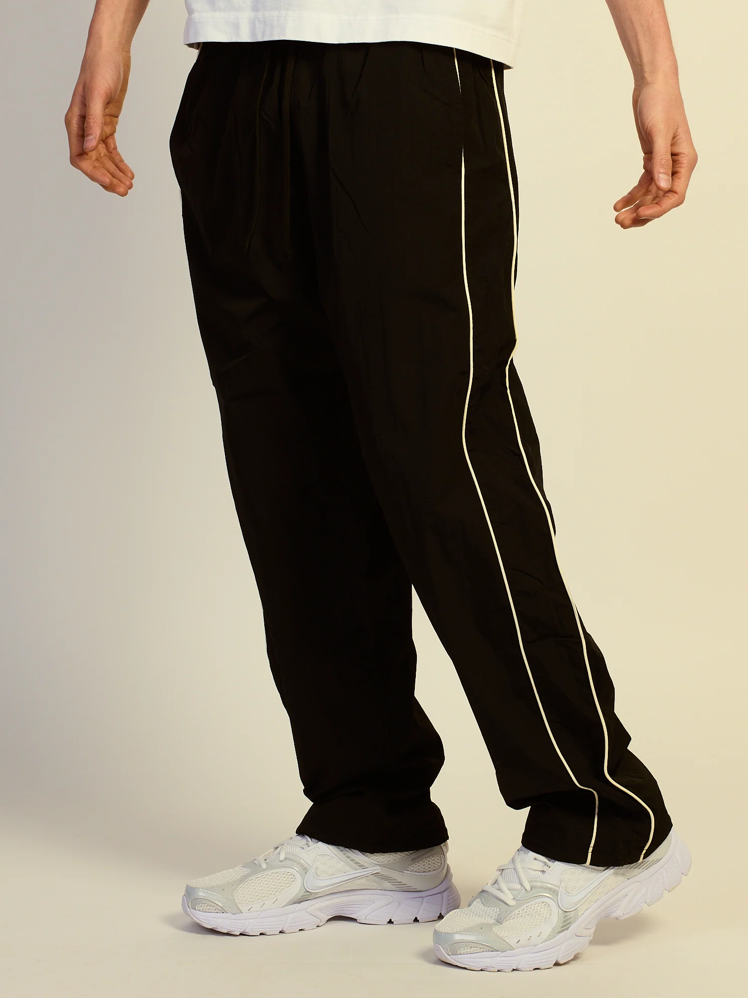 KOLBY TRACK PANT - BLACK - Image 4