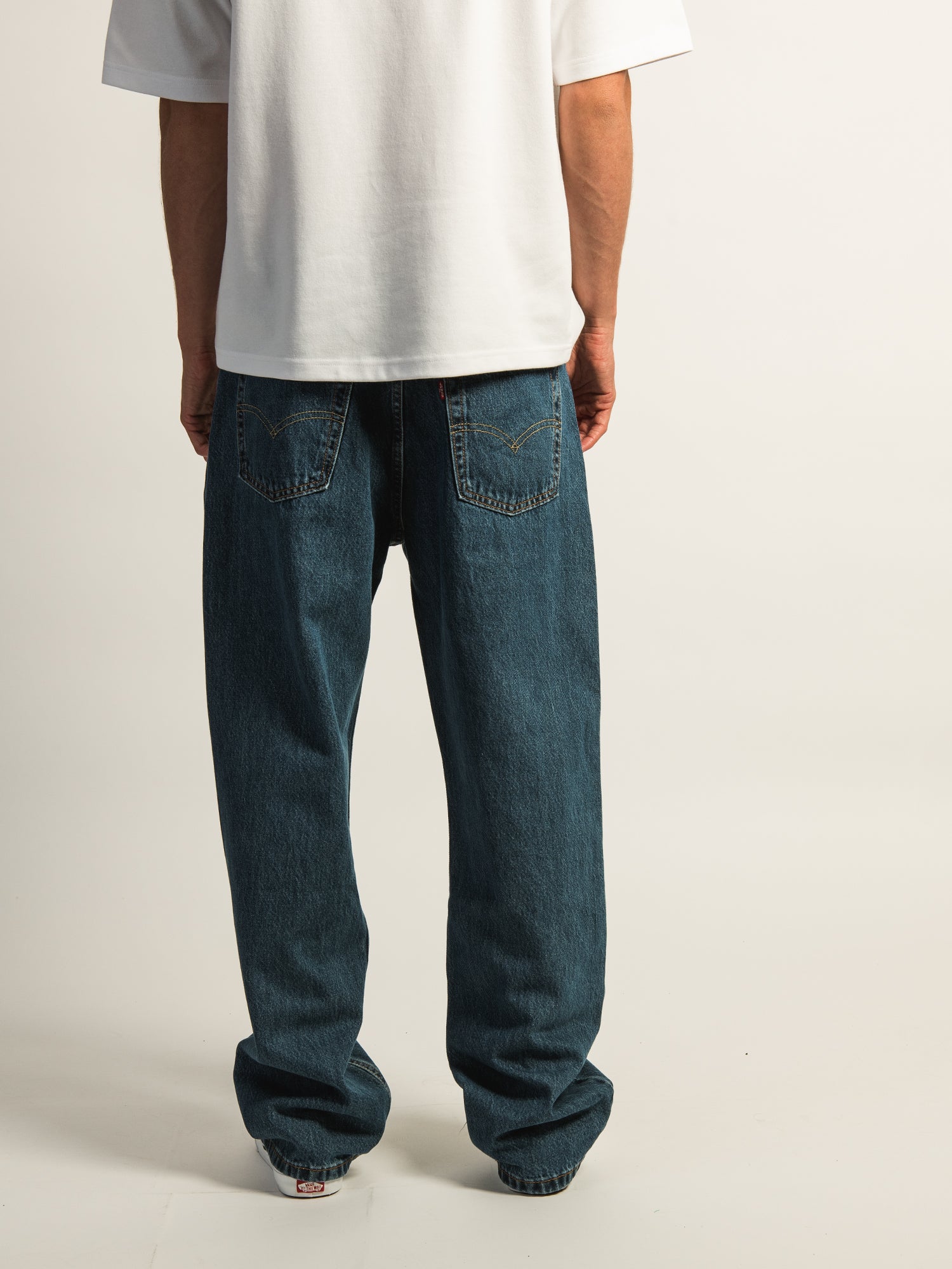 LEVIS 565 LOOSE STRAIGHT 32in - PROPS 2 U - Image 4
