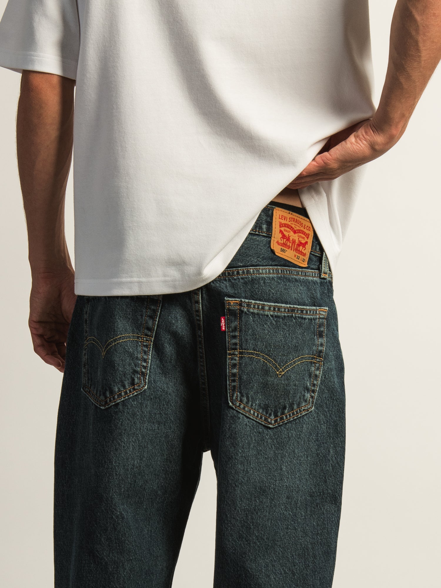 LEVIS 565 LOOSE STRAIGHT 32in - RIGHT MIND - Image 5