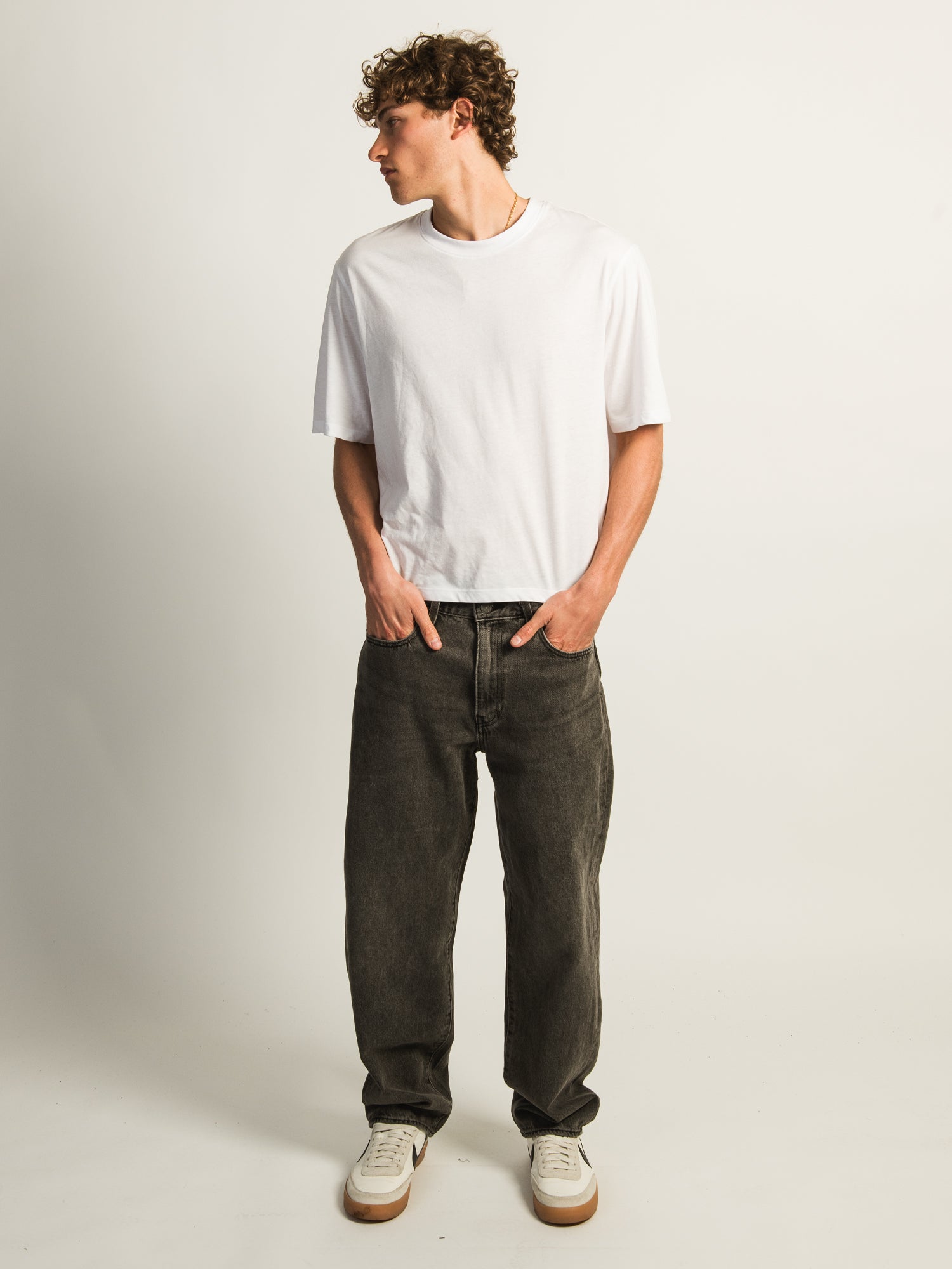 LEVIS 568 LOOSE STRAIGHT 32in - BLK PRTY - Image 2