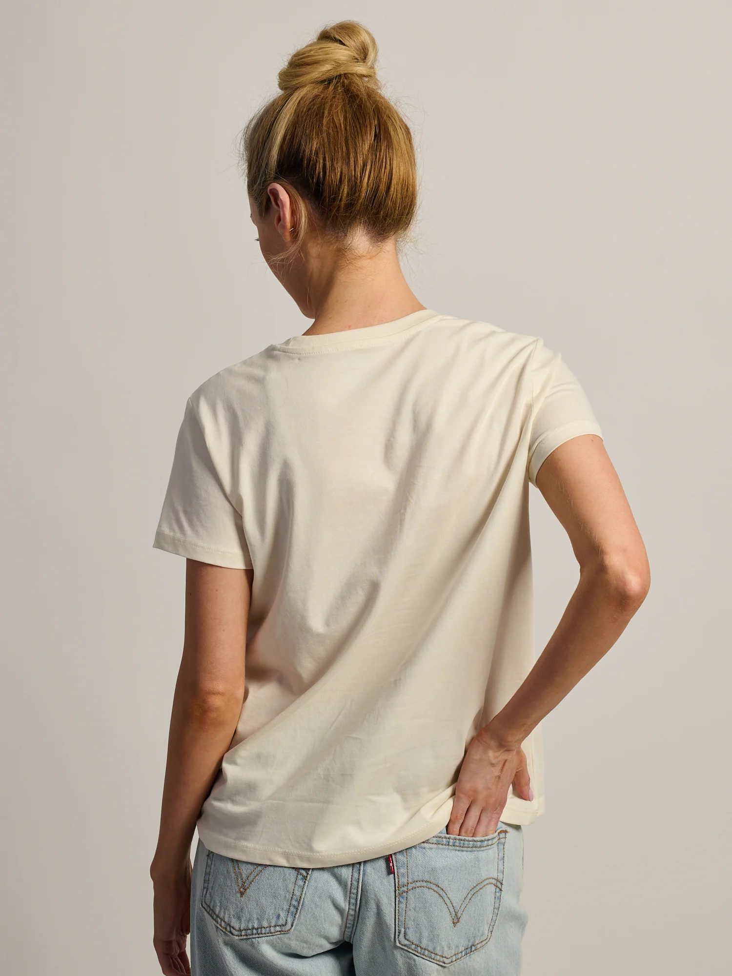 LEVIS THE PERFECT TEE - EGRET - Image 4