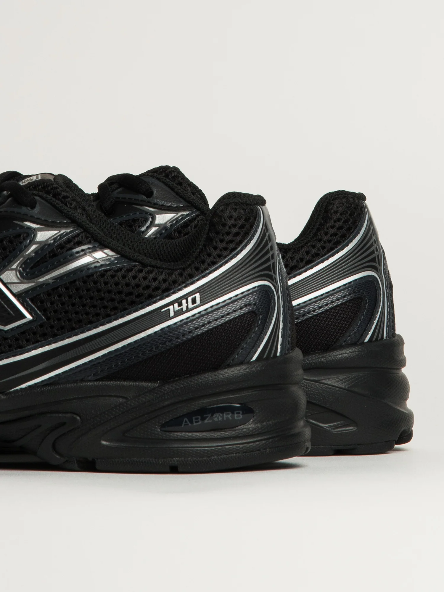 MENS NEW BALANCE THE 740 SNEAKER - BLACK - Image 7