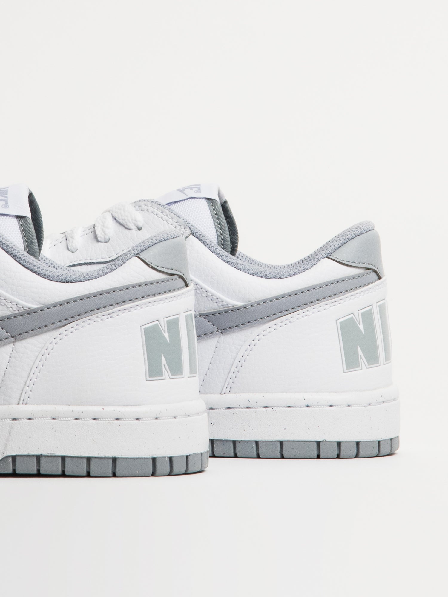 MENS NIKE BIG NIKE LOW SNEAKER - WHITE/WOLF GREY - Image 7