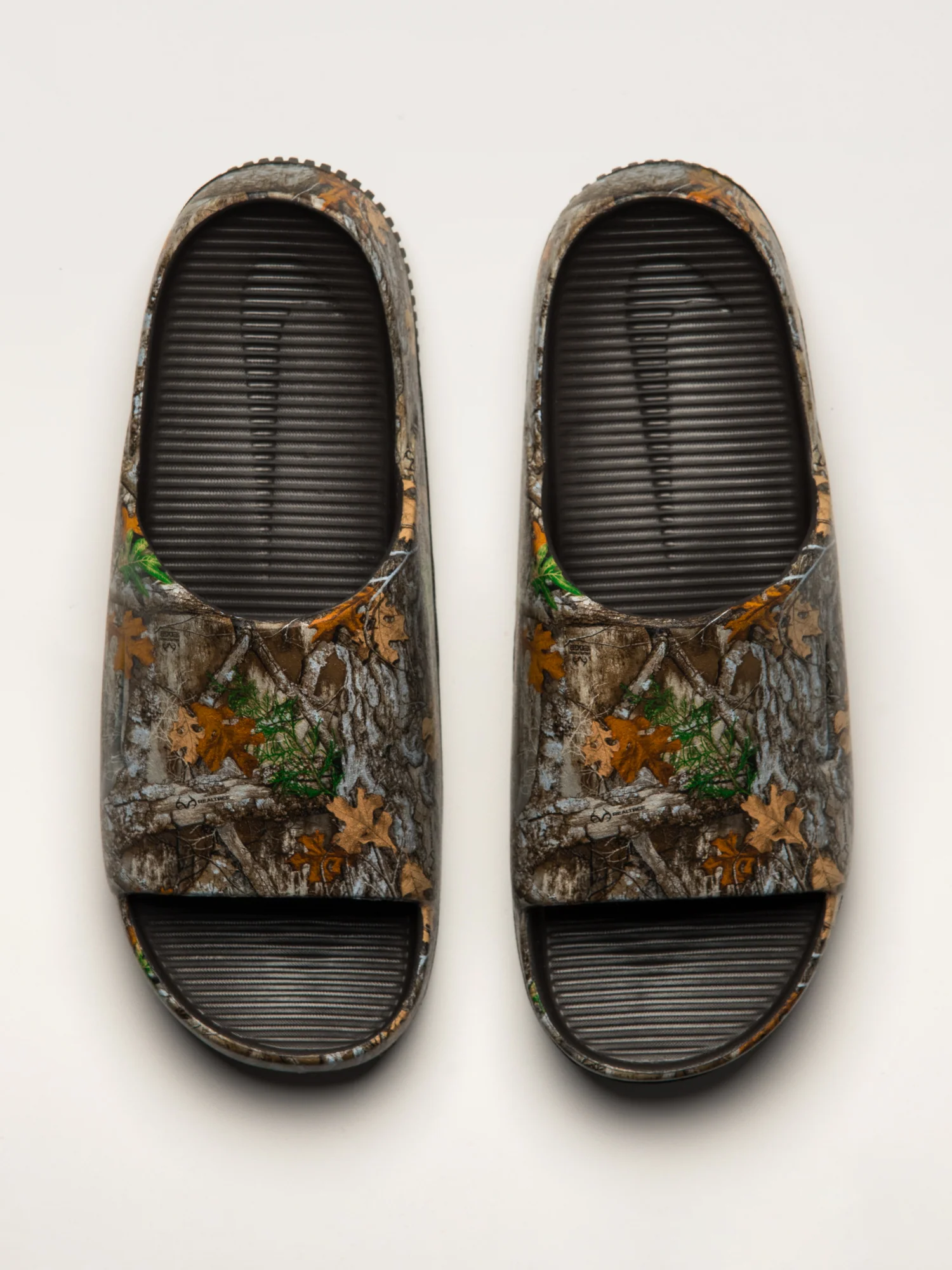 MENS NIKE REALTREE CALM SLIDE - Image 4
