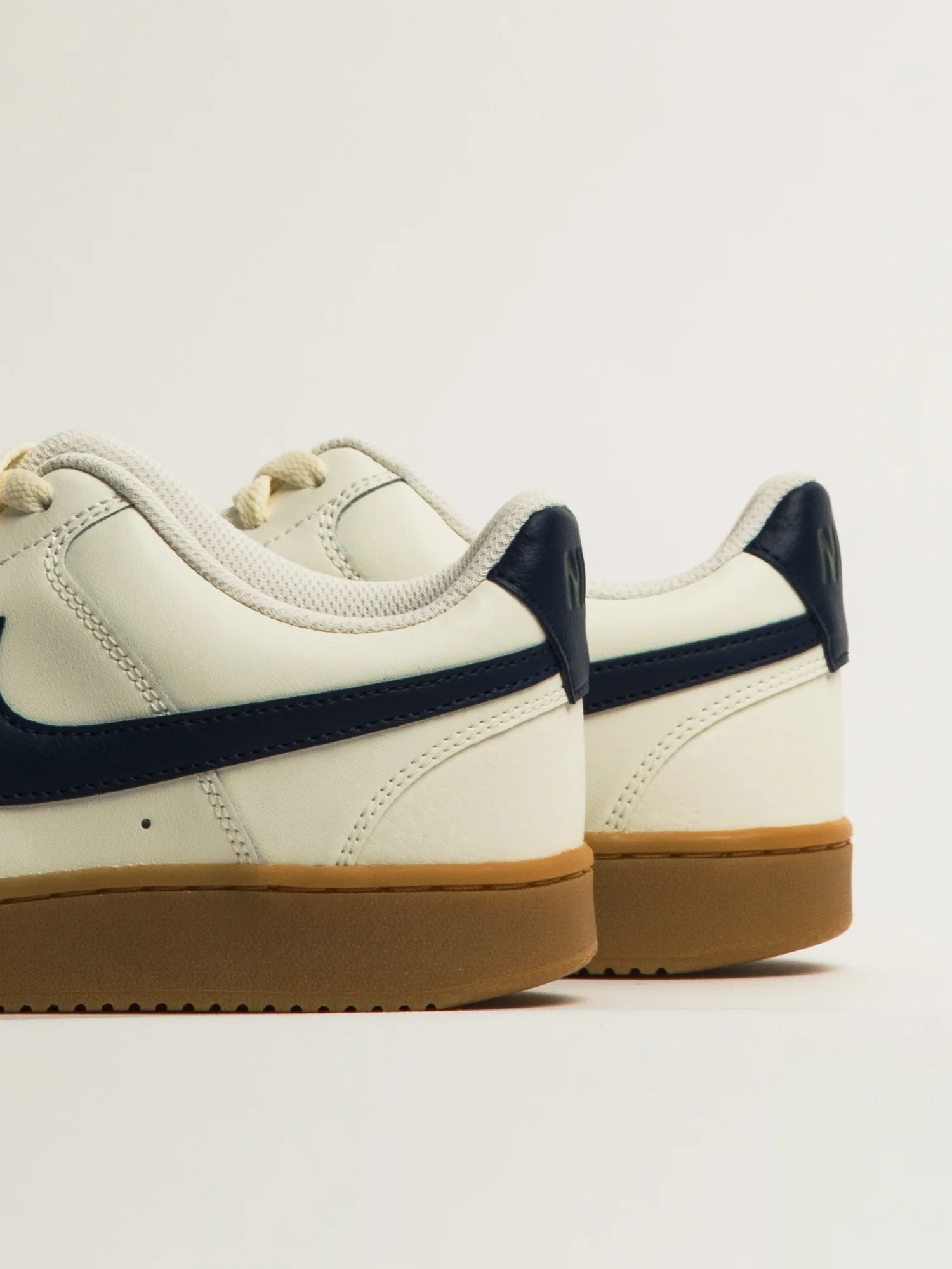MENS NIKE COURT VISION LOW SNEAKER - SAIL/NAVY - Image 7