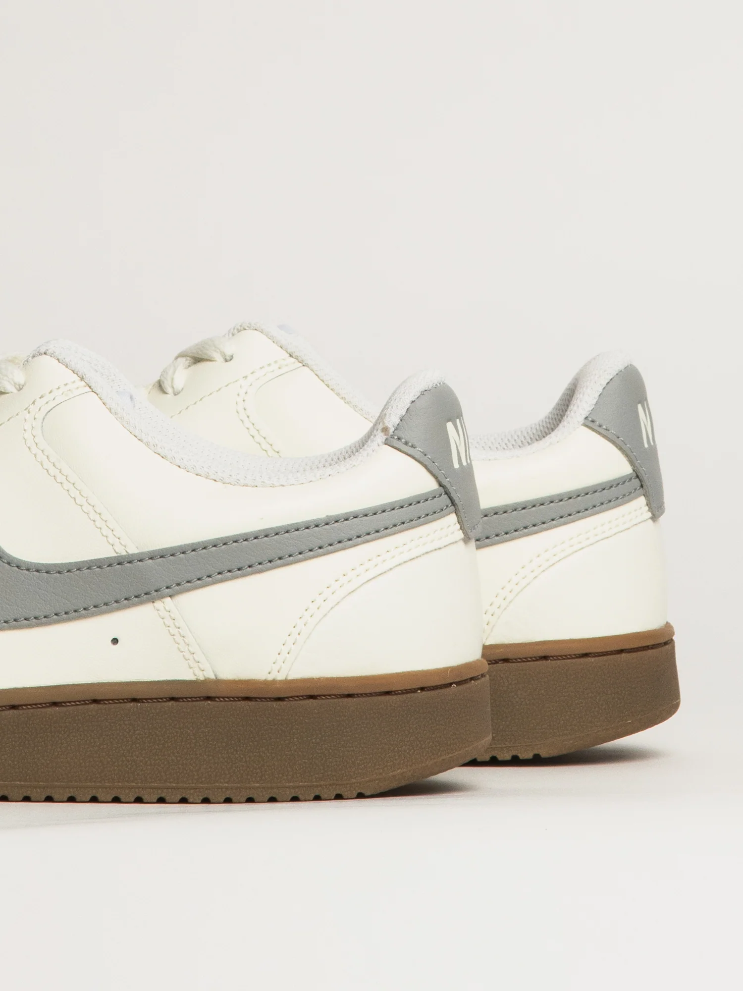 MENS NIKE COURT VISION LOW SNEAKER - WHITE/GREY - Image 7