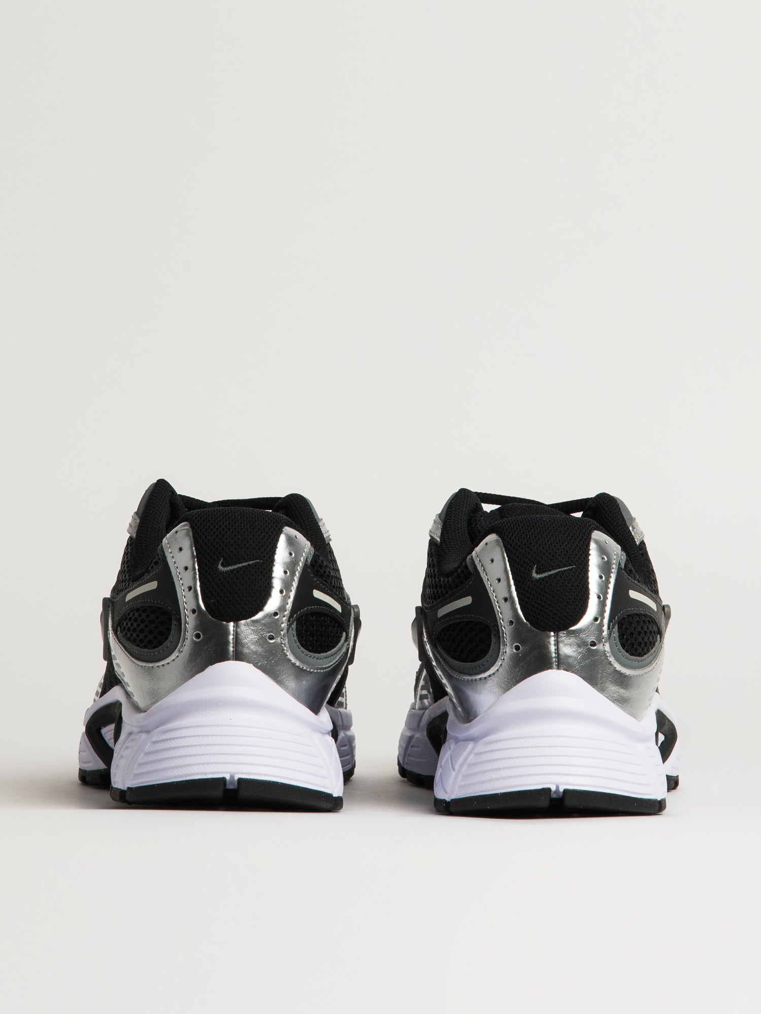 MENS NIKE V5 RNR SNEAKER - BLACK - Image 5
