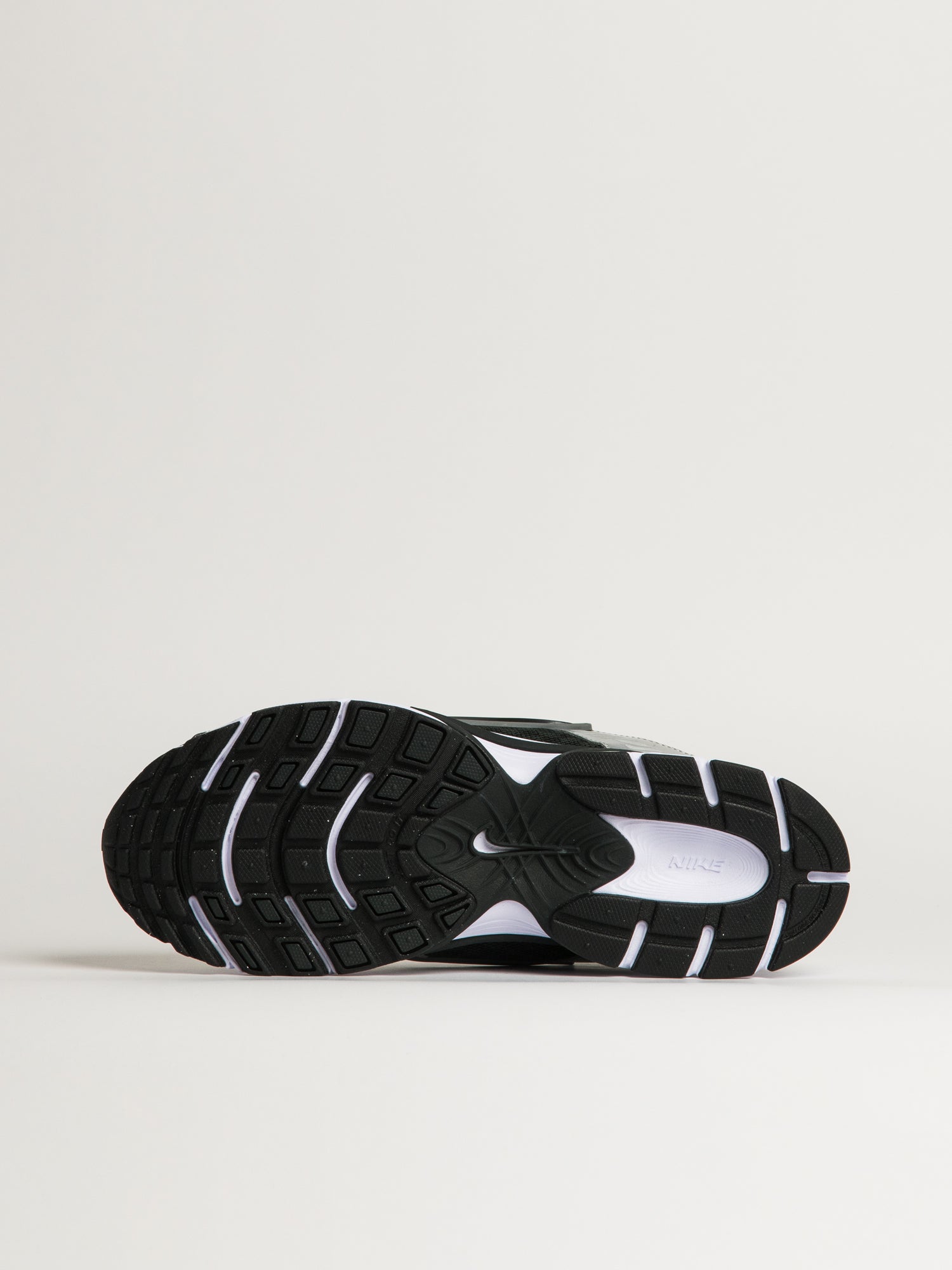 MENS NIKE V5 RNR SNEAKER - BLACK - Image 6