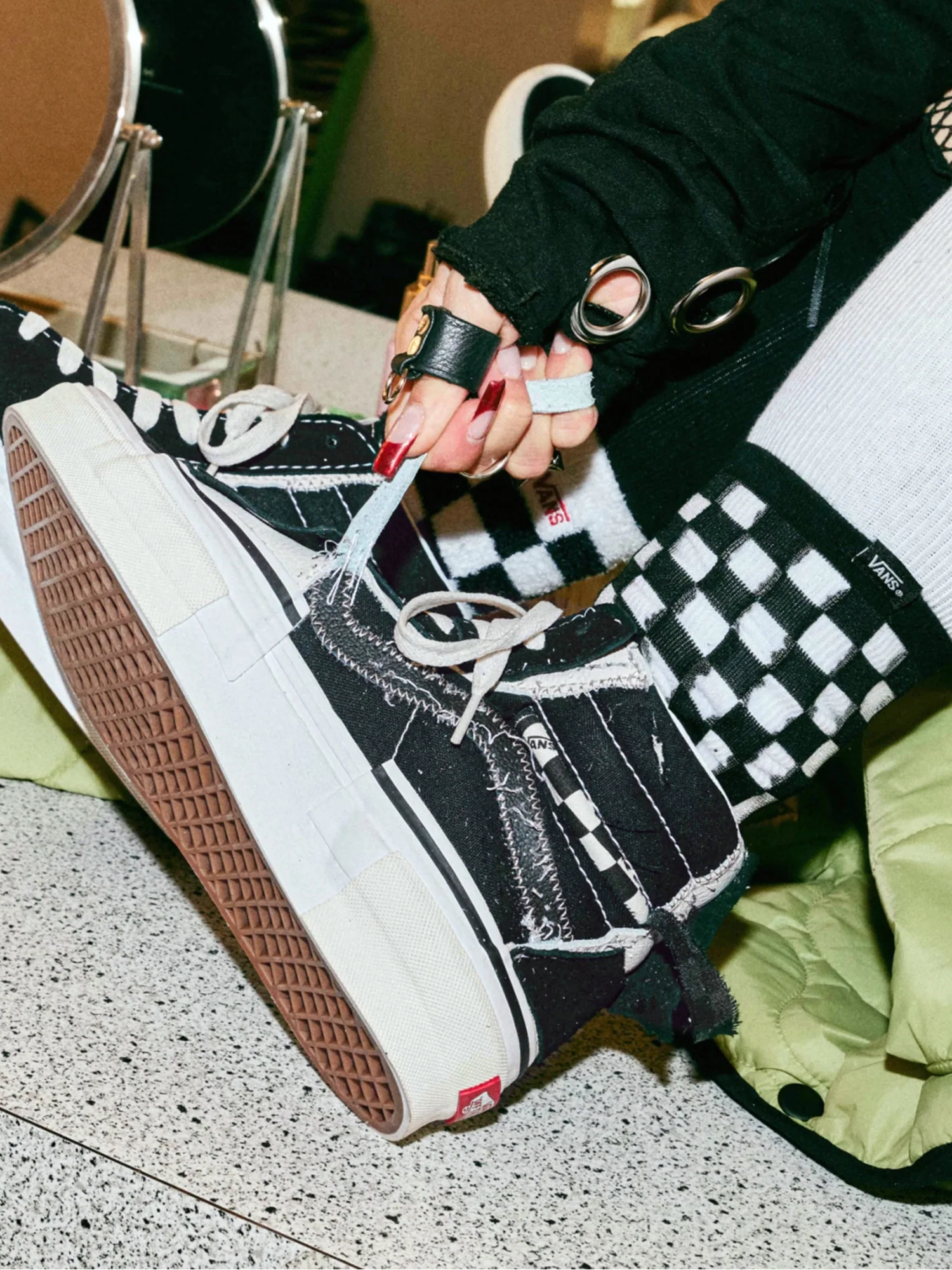 MENS VANS SK8 HI RECONSTRUCT - CLEARANCE - Image 7