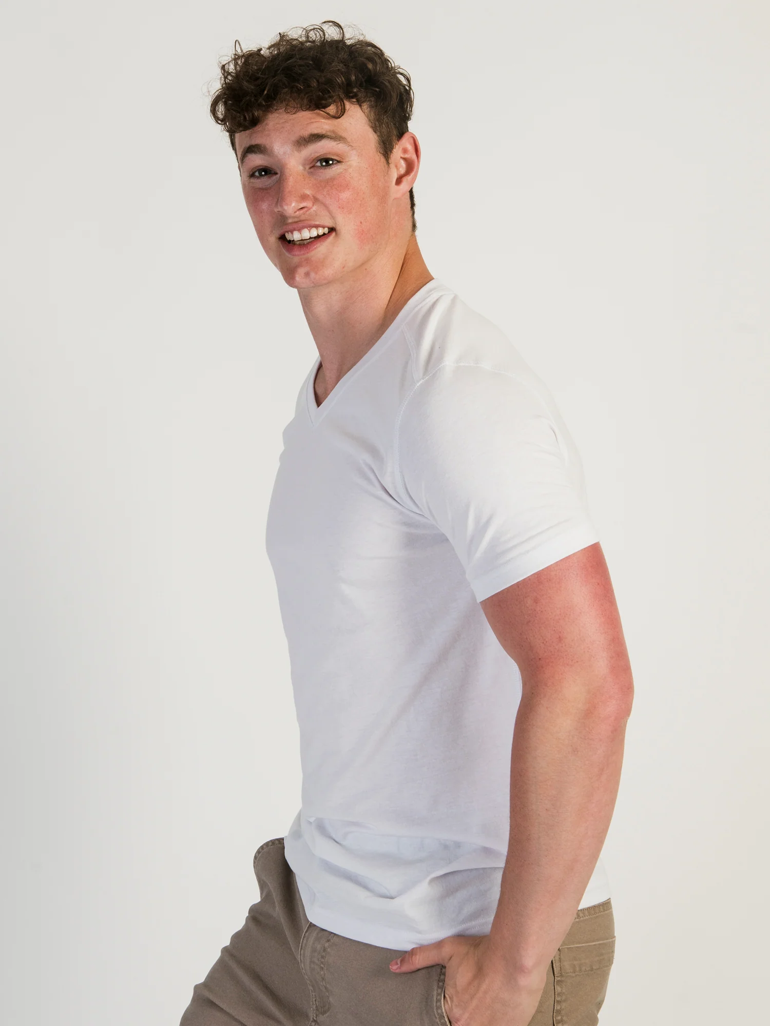 VICTOR V-NECK TEE - WHITE - Image 3