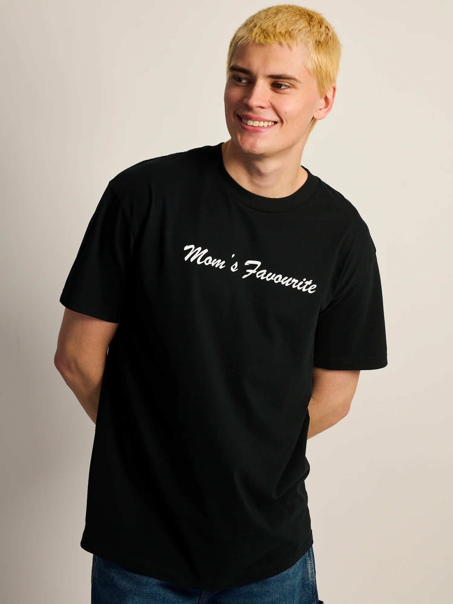 MOMS FAVOURITE T-SHIRT