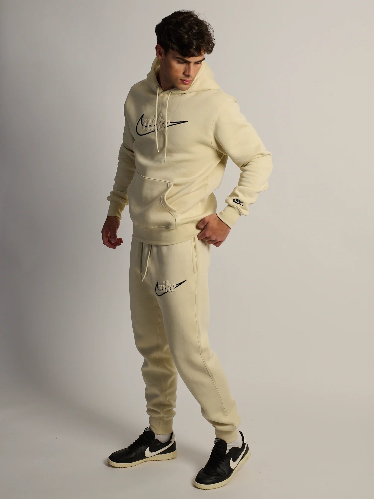 NIKE CLUB CHENILLE JOGGER - LIGHT KHAKI - Image 6