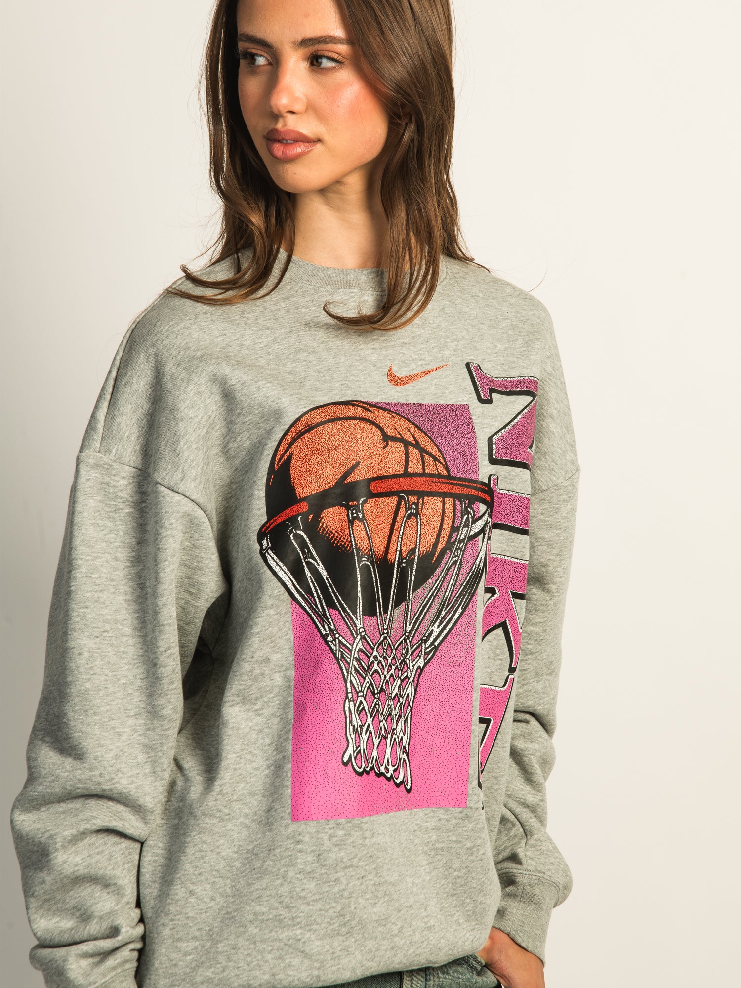 NIKE CLUB FLEECE LOOSE CREWNECK SWEATER - Image 2