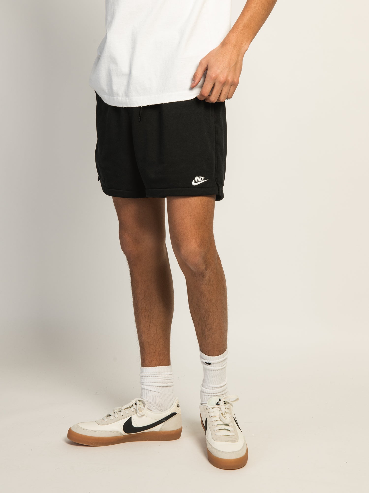 NIKE CLUB FLOW SHORT - BLACK - Image 4