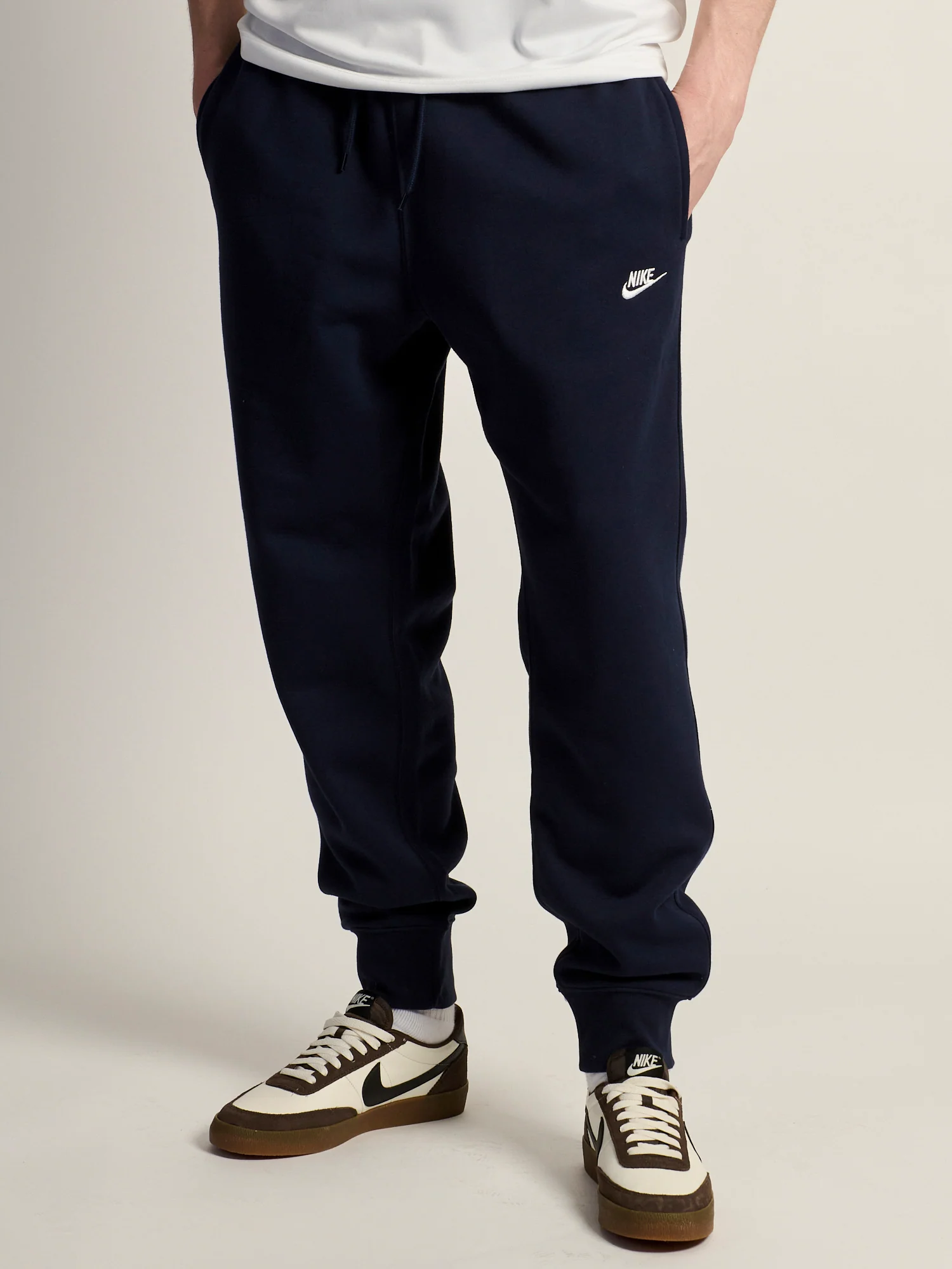 NIKE CLUB JOGGERS - OBSIDIAN