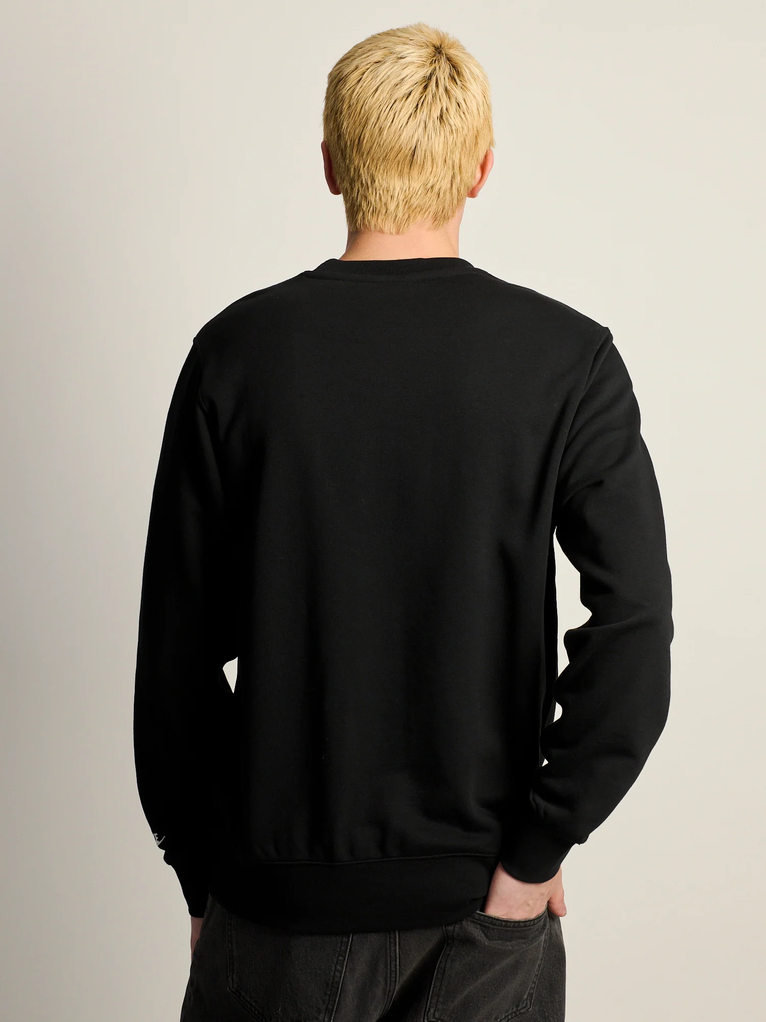 NIKE FIT CREWNECK - BLACK - Image 4