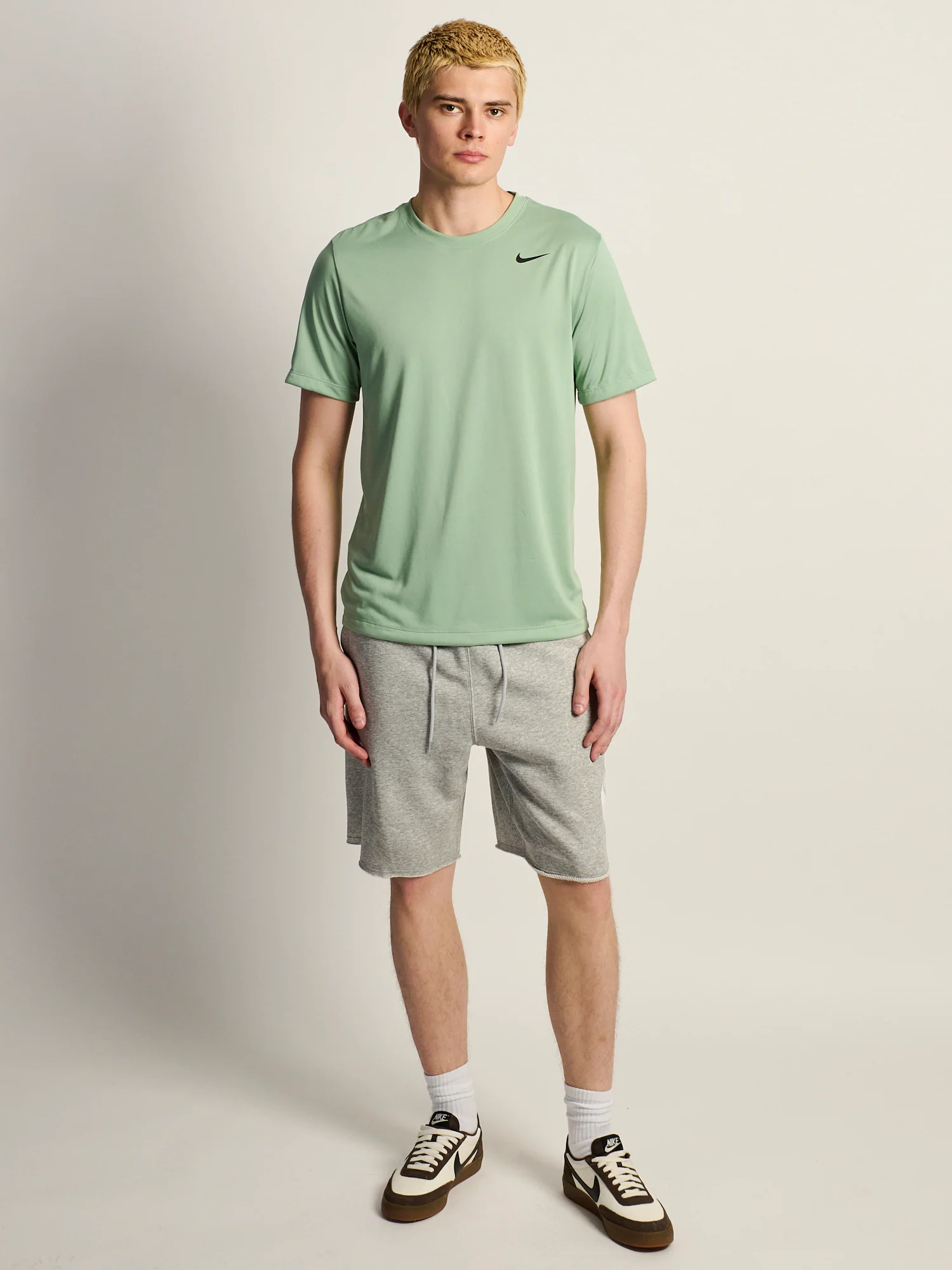 NIKE FITNESS T-SHIRT - SAGE - Image 2