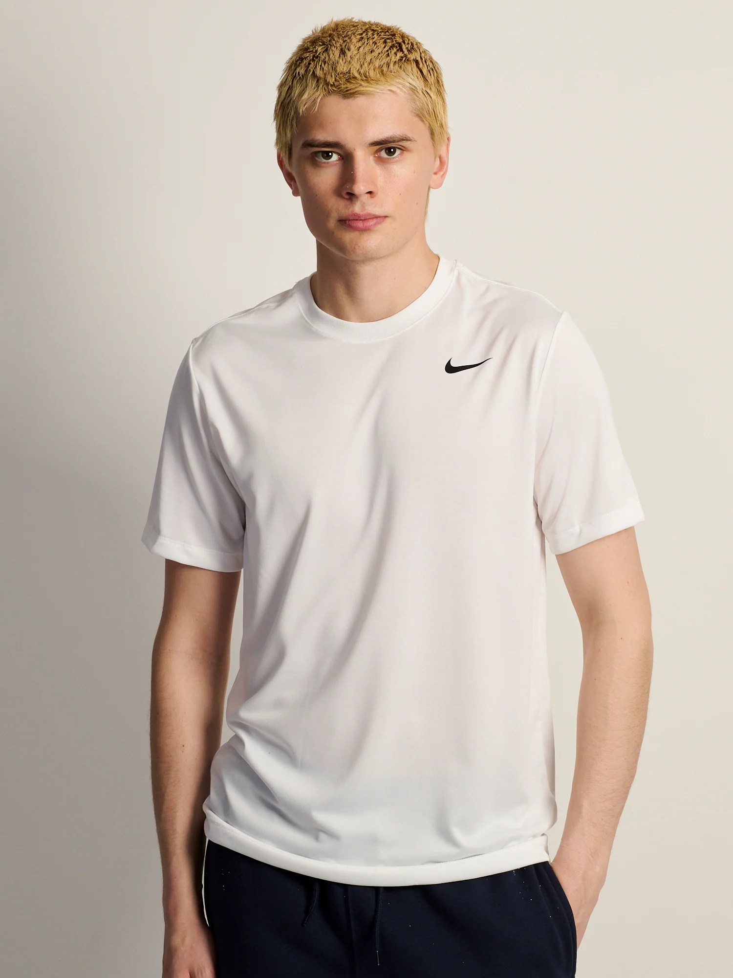 NIKE FITNESS T-SHIRT - WHITE