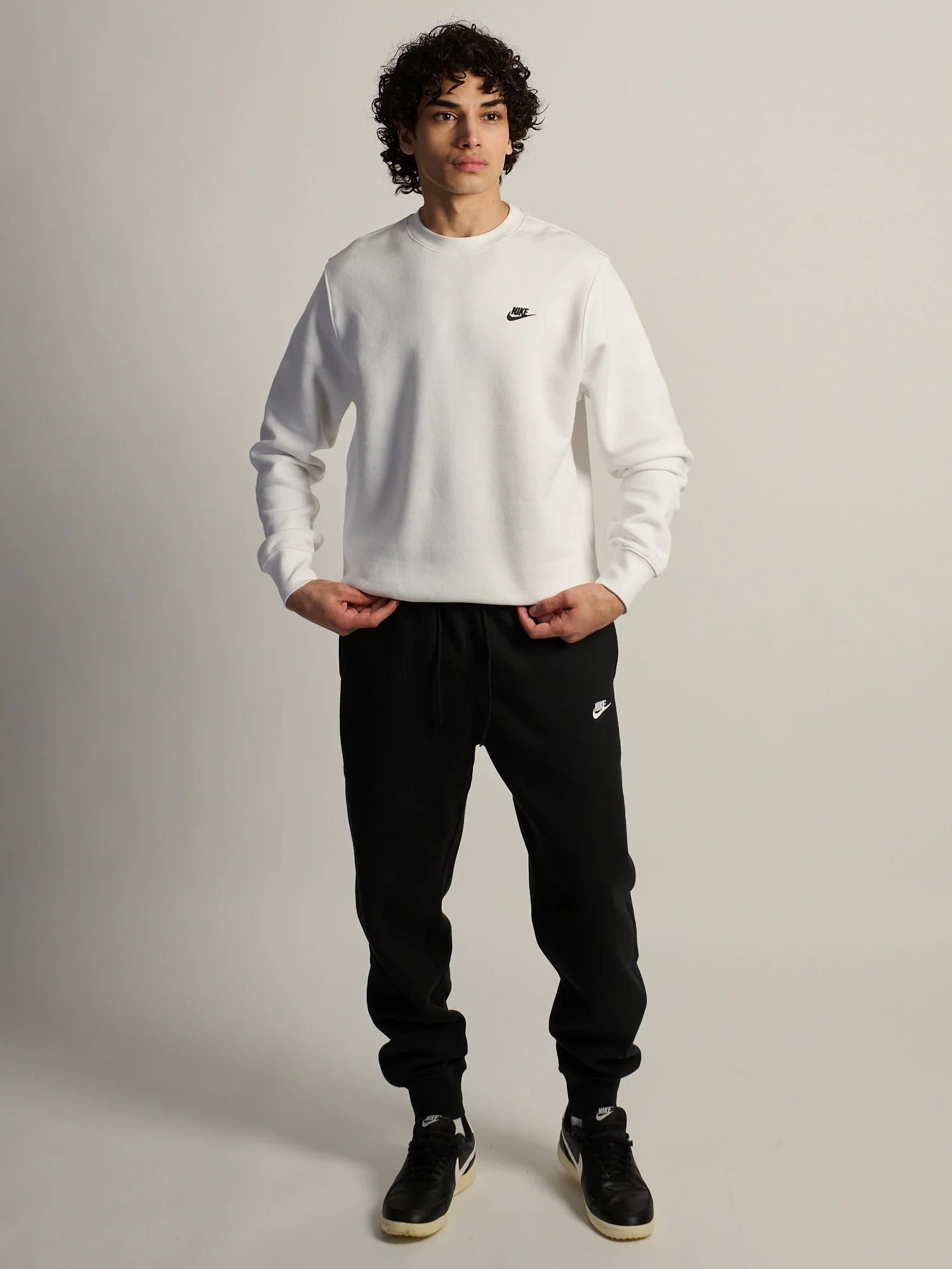 NIKE SPORTWEAR CLUB CREW - WHITE - Image 3