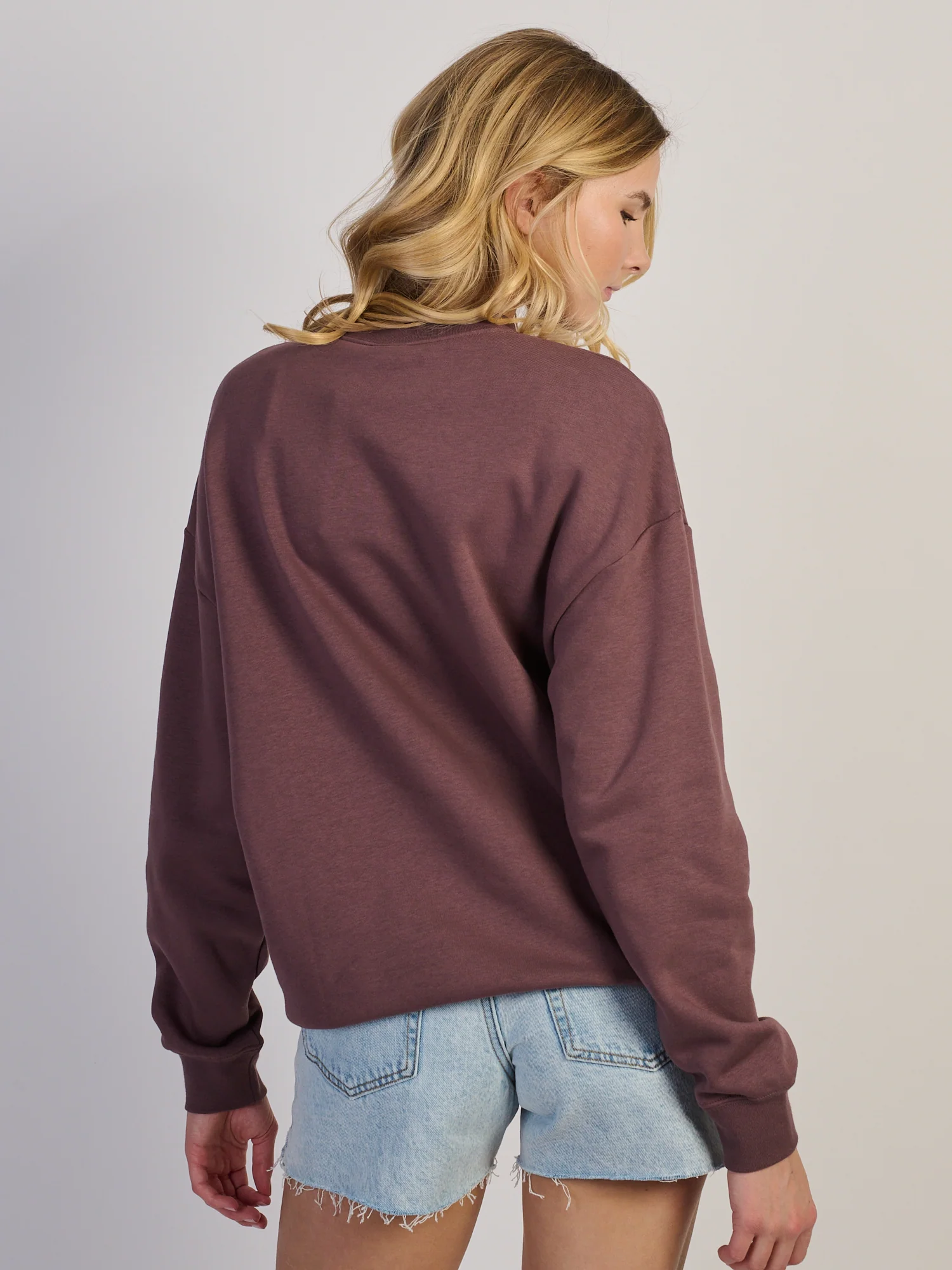NIKE SPORTSWEAR CLUB FLEECE LOOSE CREW - BROWN - Image 6